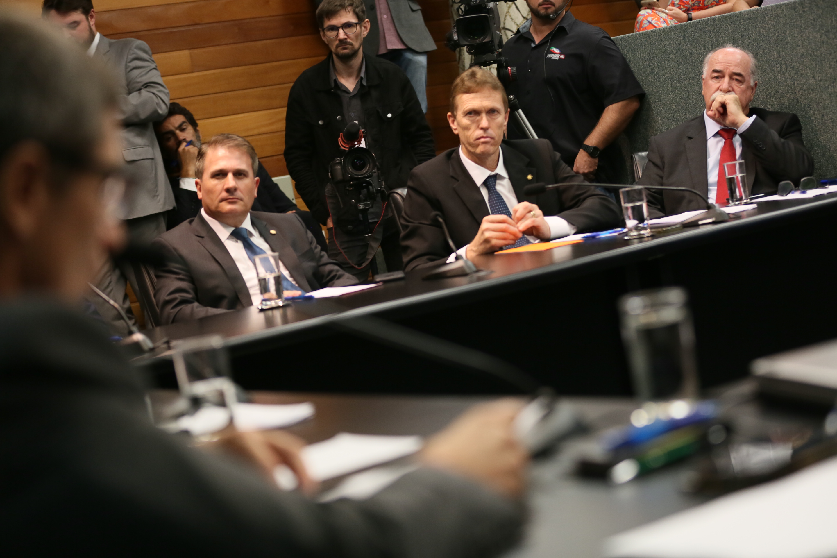 Deputados da Comissão de Transportes e Desenvolvimento Urbano recebem o Secretário de Estado da Infraestrutura Carlos Hassler para tratar da situação das pontes de acesso à ilha.