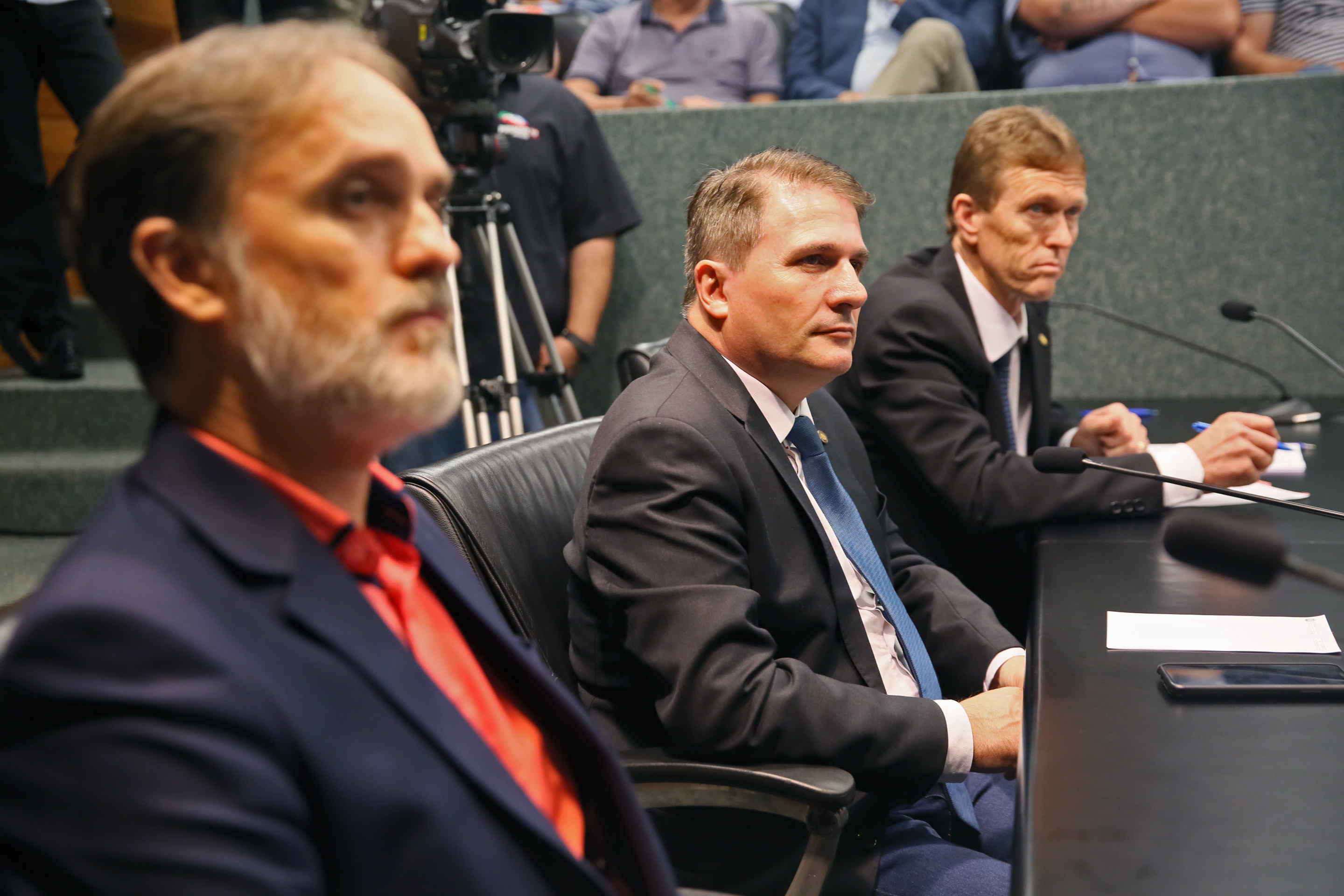 Deputados da Comissão de Transportes e Desenvolvimento Urbano recebem o Secretário de Estado da Infraestrutura Carlos Hassler para tratar da situação das pontes de acesso à ilha.