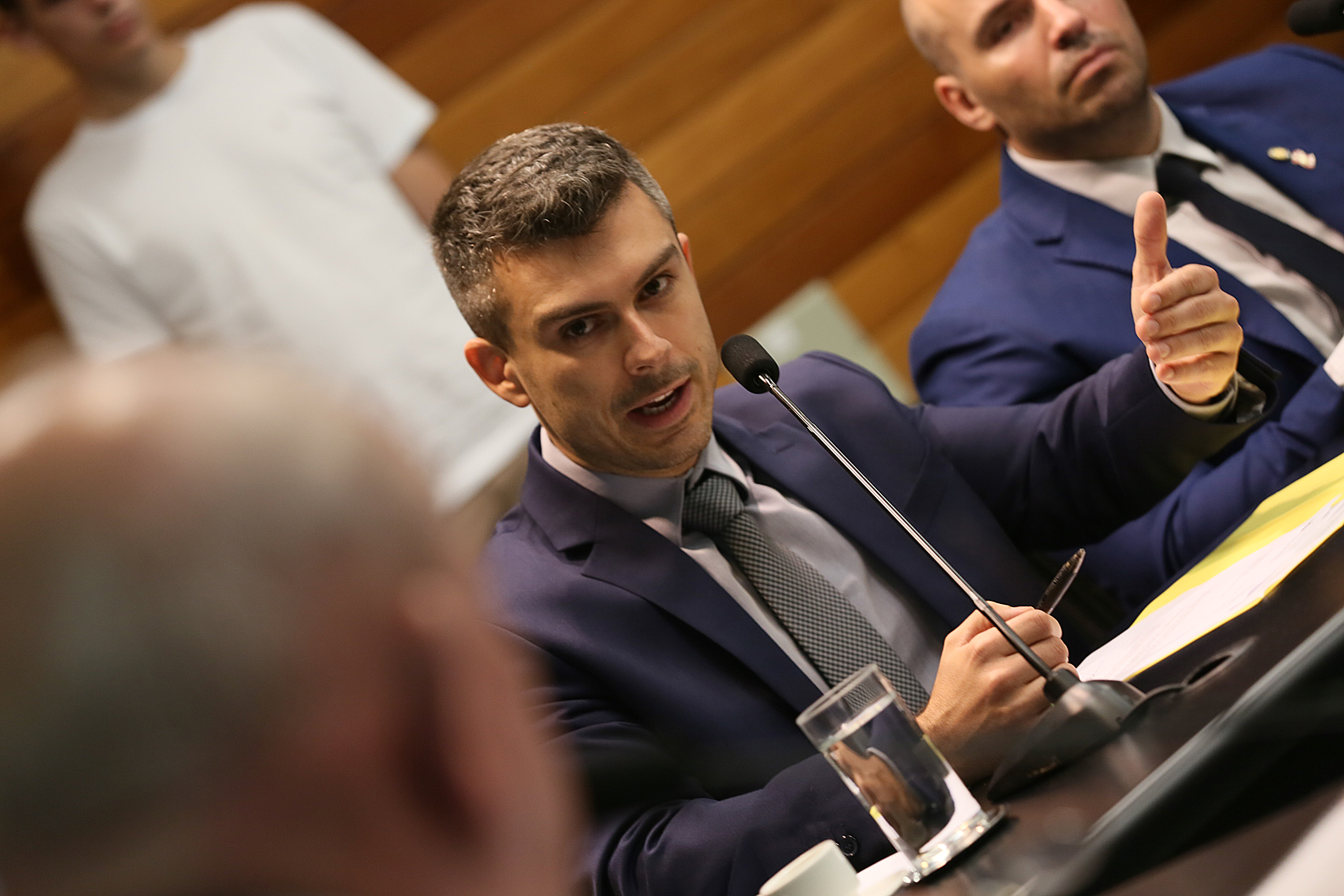 Reunião da Comissão Parlamentar de Inquérito para apurar eventuais irregularidades nos contratos de restauração da Ponte Hercílio Luz.