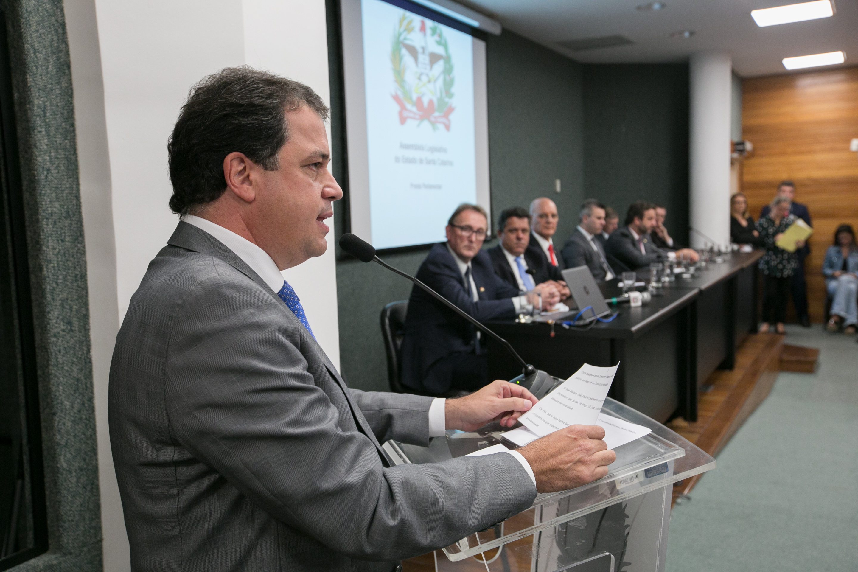 Frente Parlamentar em Defesa das Instituições de Educação Superior Legalmente Habilitadas a Funcionar em SC