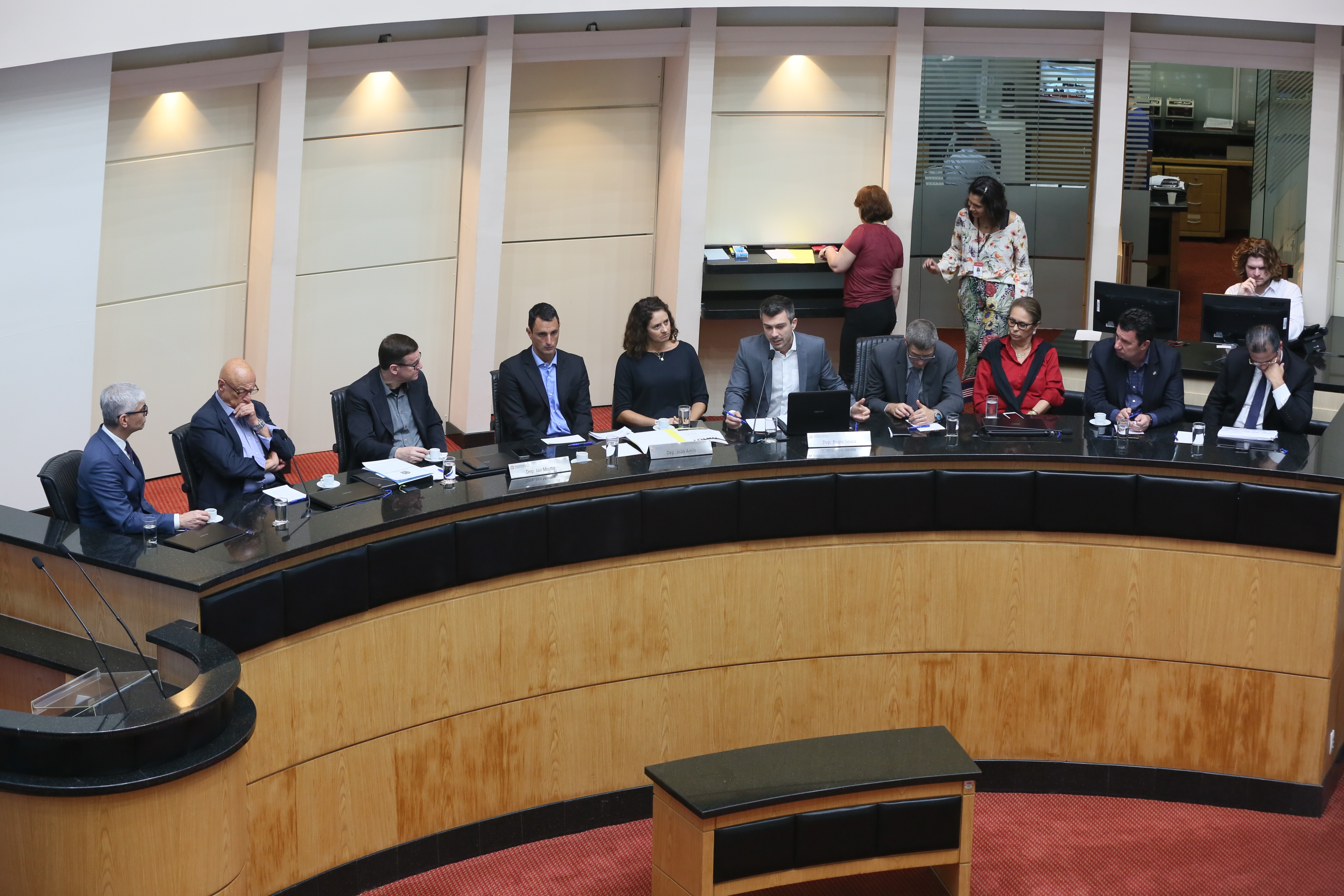 Comissão de Transportes promove audiência pública para discutir as obras do contorno viário da Grande Florianópolis.