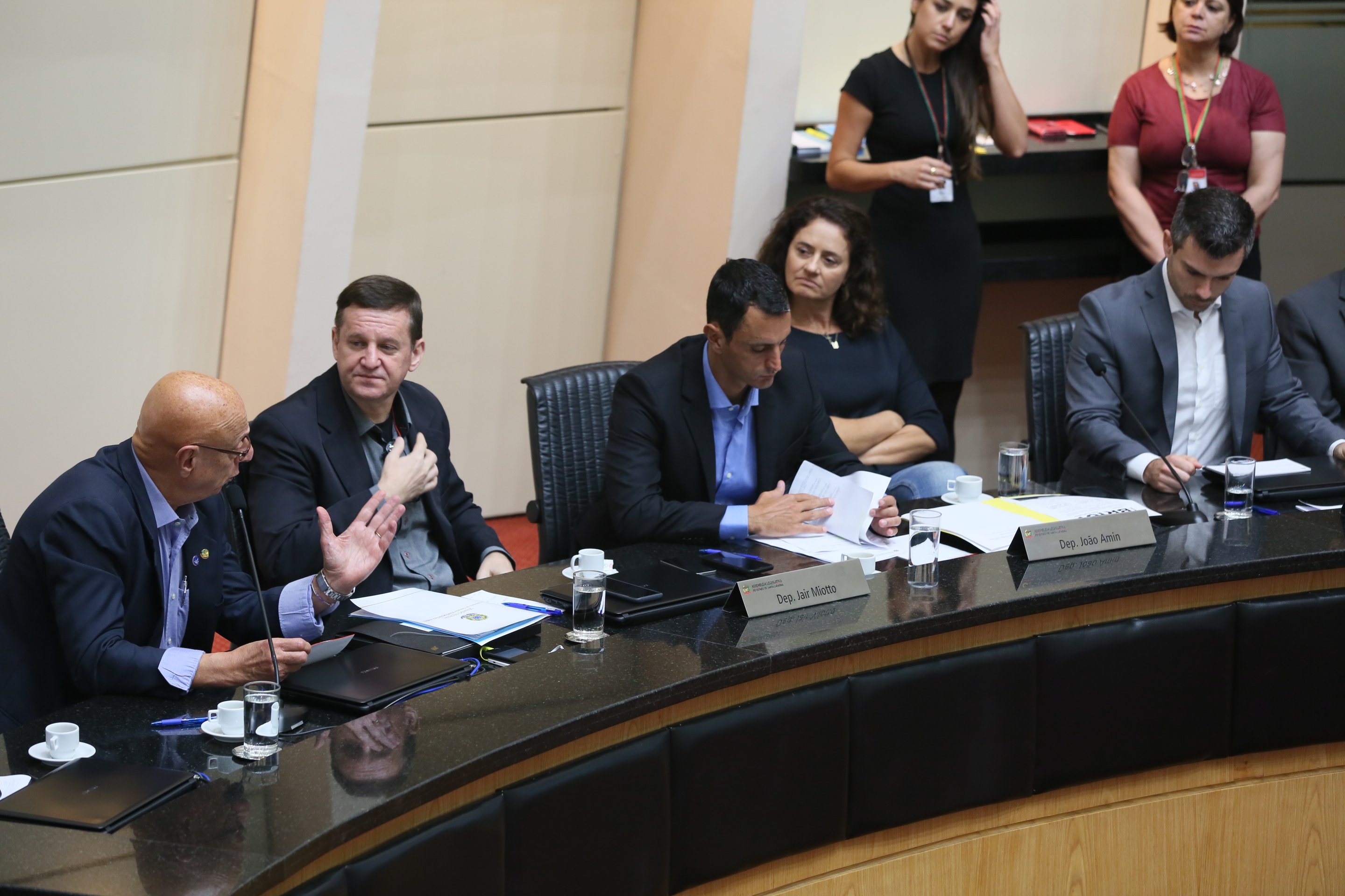 Comissão de Transportes promove audiência pública para discutir as obras do contorno viário da Grande Florianópolis.