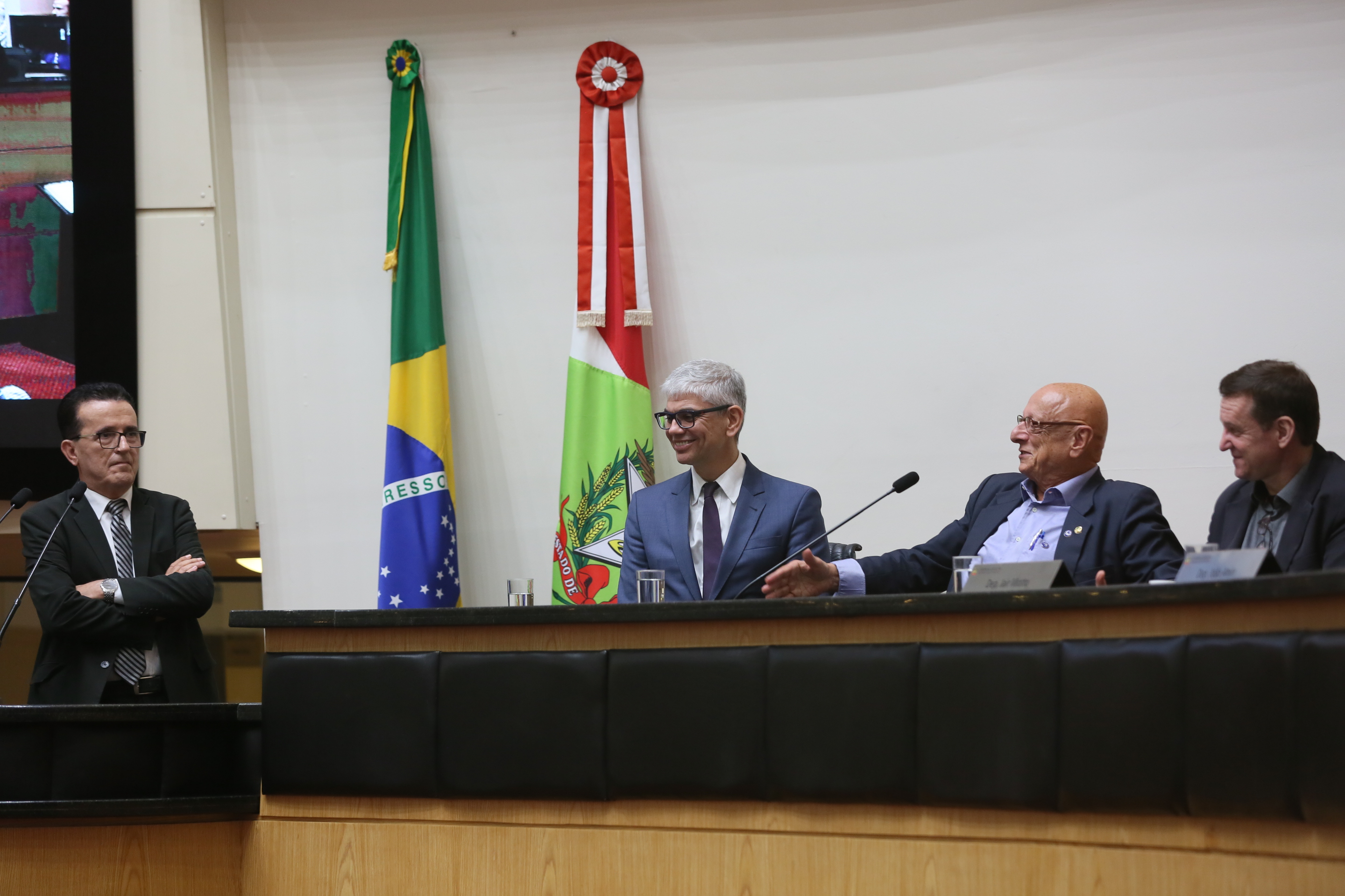 Comissão de Transportes promove audiência pública para discutir as obras do contorno viário da Grande Florianópolis.