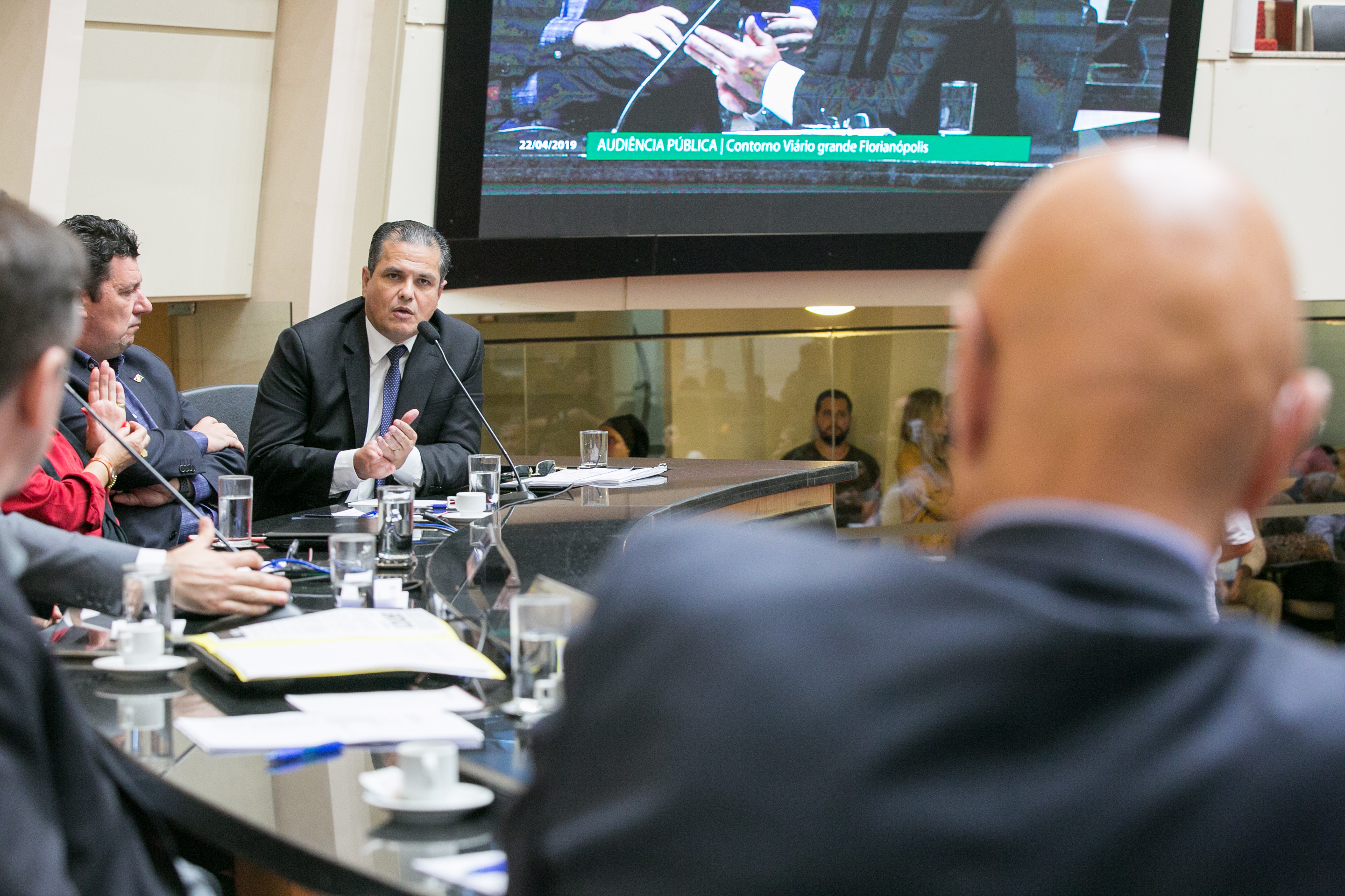 Comissão de Transportes promove audiência pública para discutir as obras do contorno viário da Grande Florianópolis.
