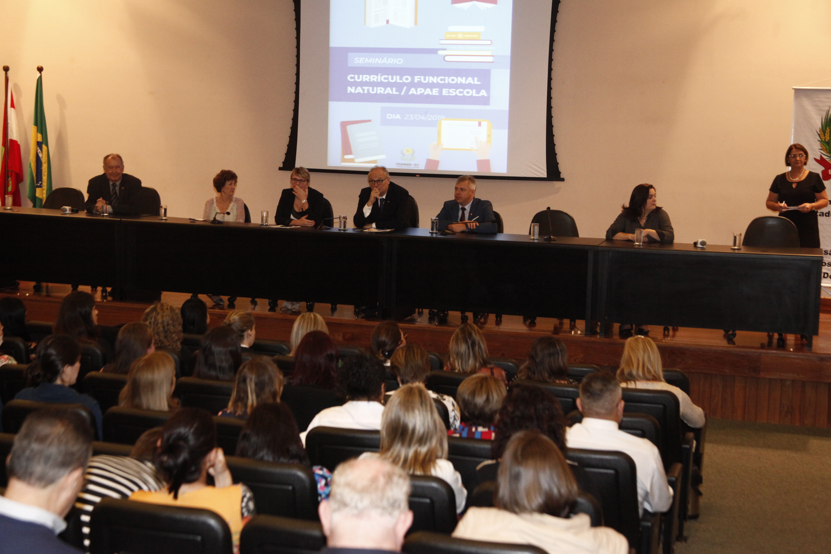 Seminário Currículo Natural Funcional_APAE Escola