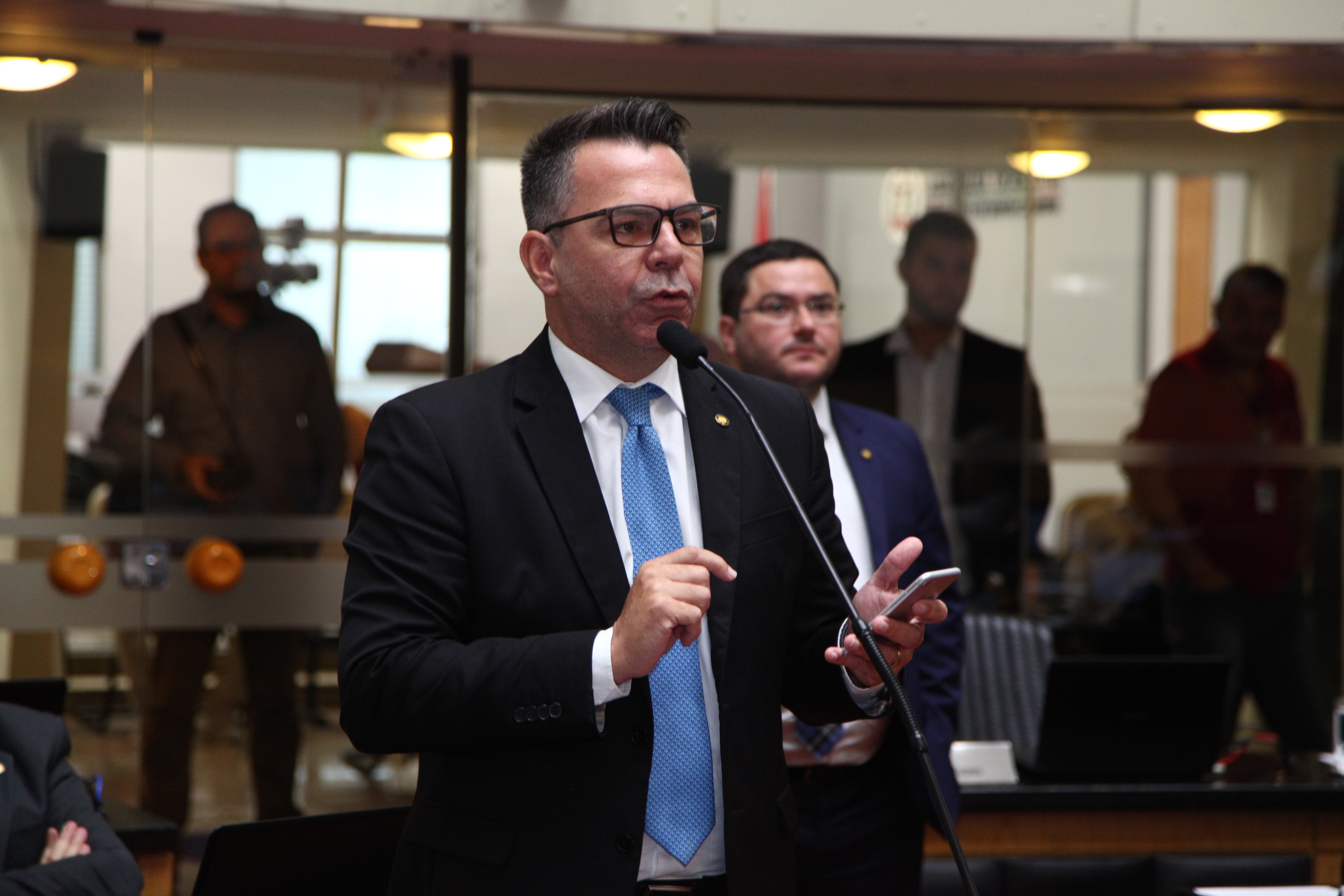 Sessão Plenária em 25/04/2019 - Deputado Luiz Fernando Vampiro  (MDB)
