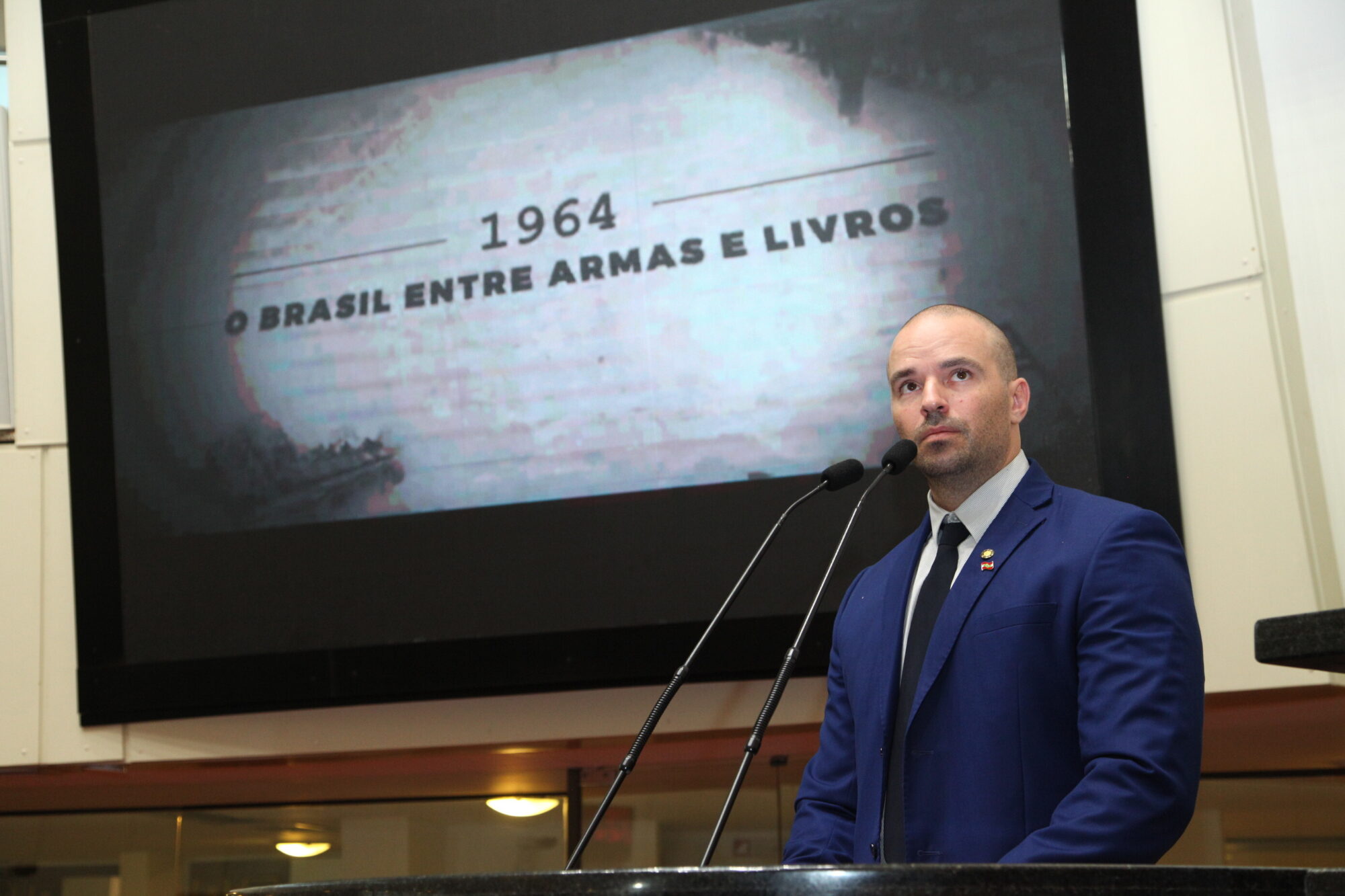 “Políticos que buscam popularidade acabam saindo caro ao contribuinte”