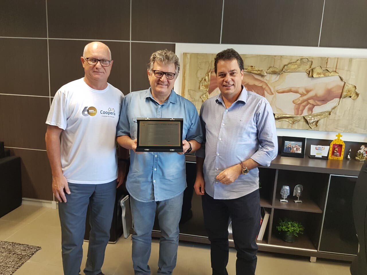 Rodrigo Minotto homenageia Coopera pelos 60 anos de história