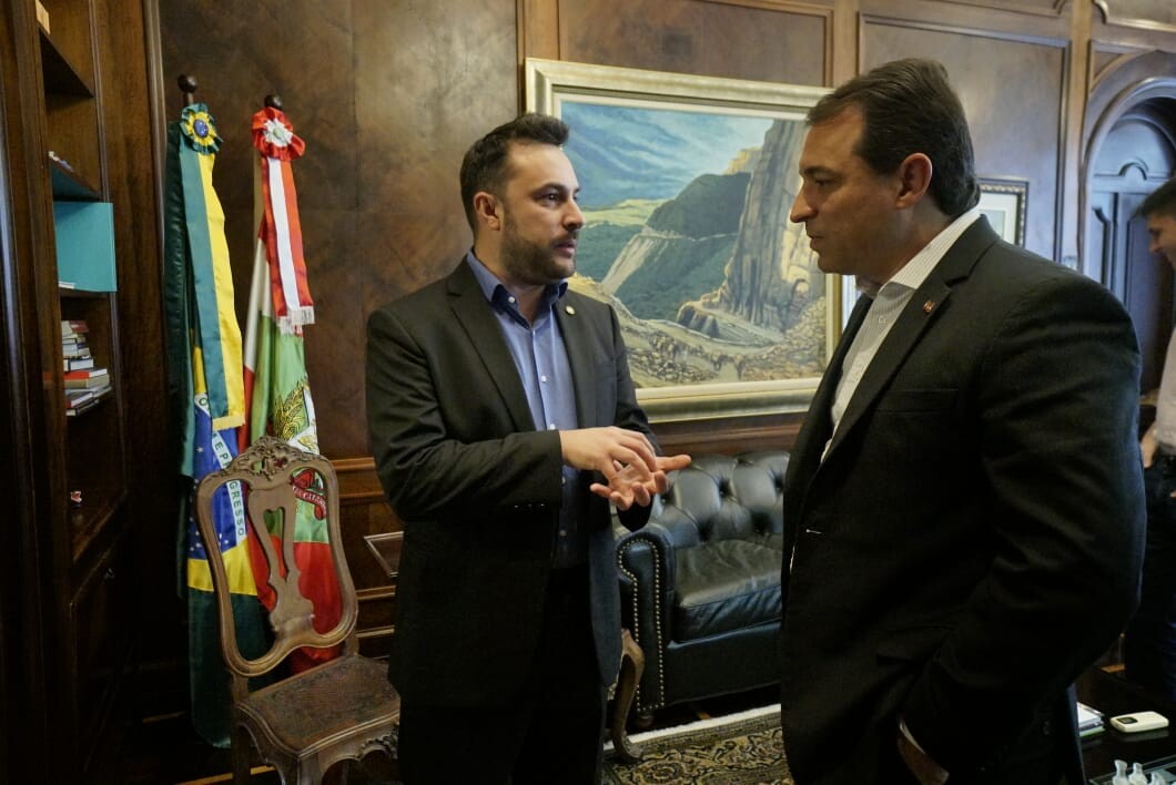 Marcius Machado apresenta ao governador o Hospital de Olhos do Lions Clube