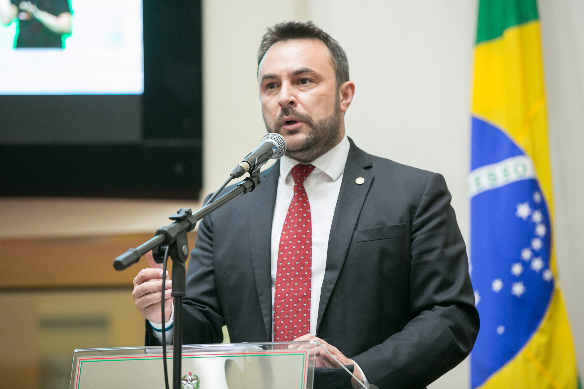 Marcius Machado incentiva a garantia dos direitos do consumidor
