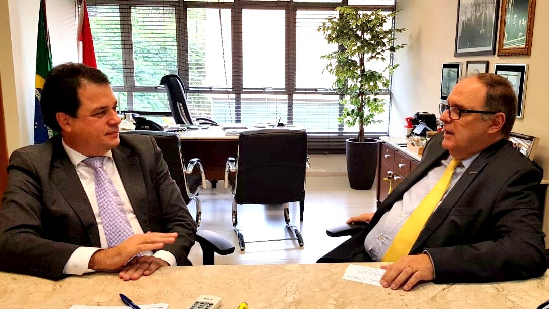 Deputado Rodrigo Minotto e lideranças de Lages