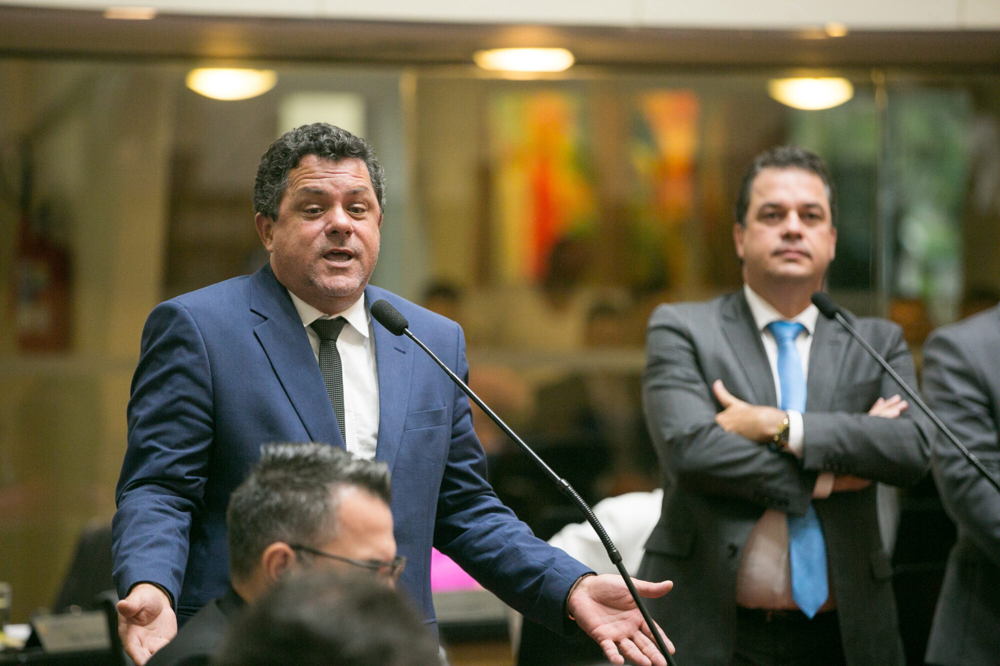 Autores de projetos defendem manutenção de vetos e geram debate