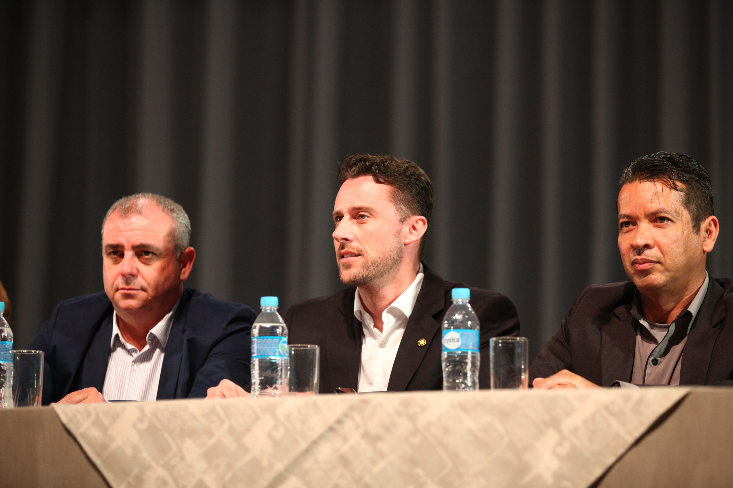 XI Festival Estadual Nossa Arte em Joinville - Deputado Fernando Krelling (MDB), a direita.