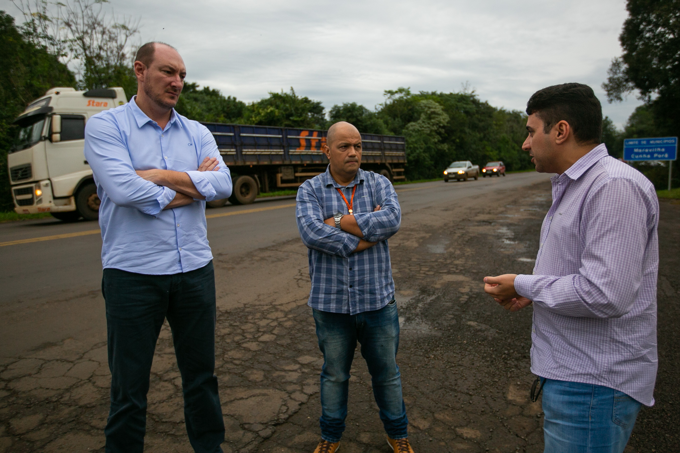 Deputado Mauro de Nadal (MDB) e lideranças visitam entroncamento da BR 282 com a BR 158