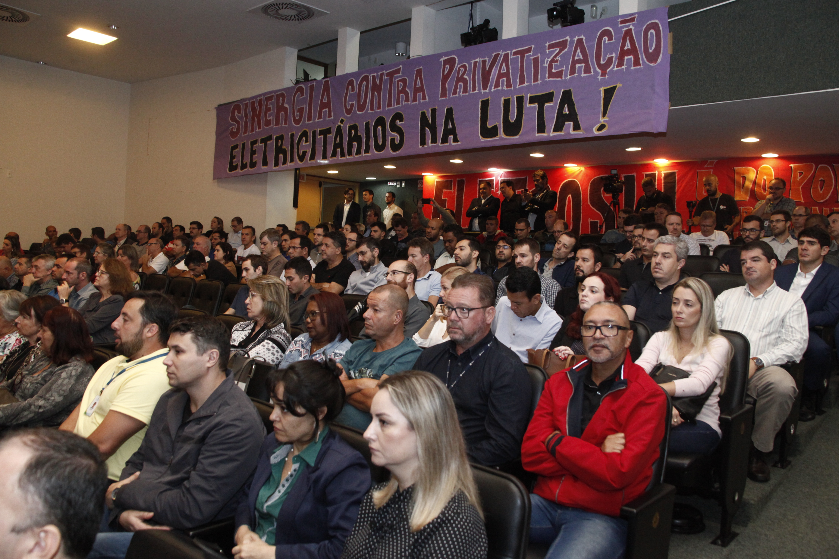 Audiência Pública para Discutir Fusão e Incorporação das Empresas ELETROSUL e CGTEE