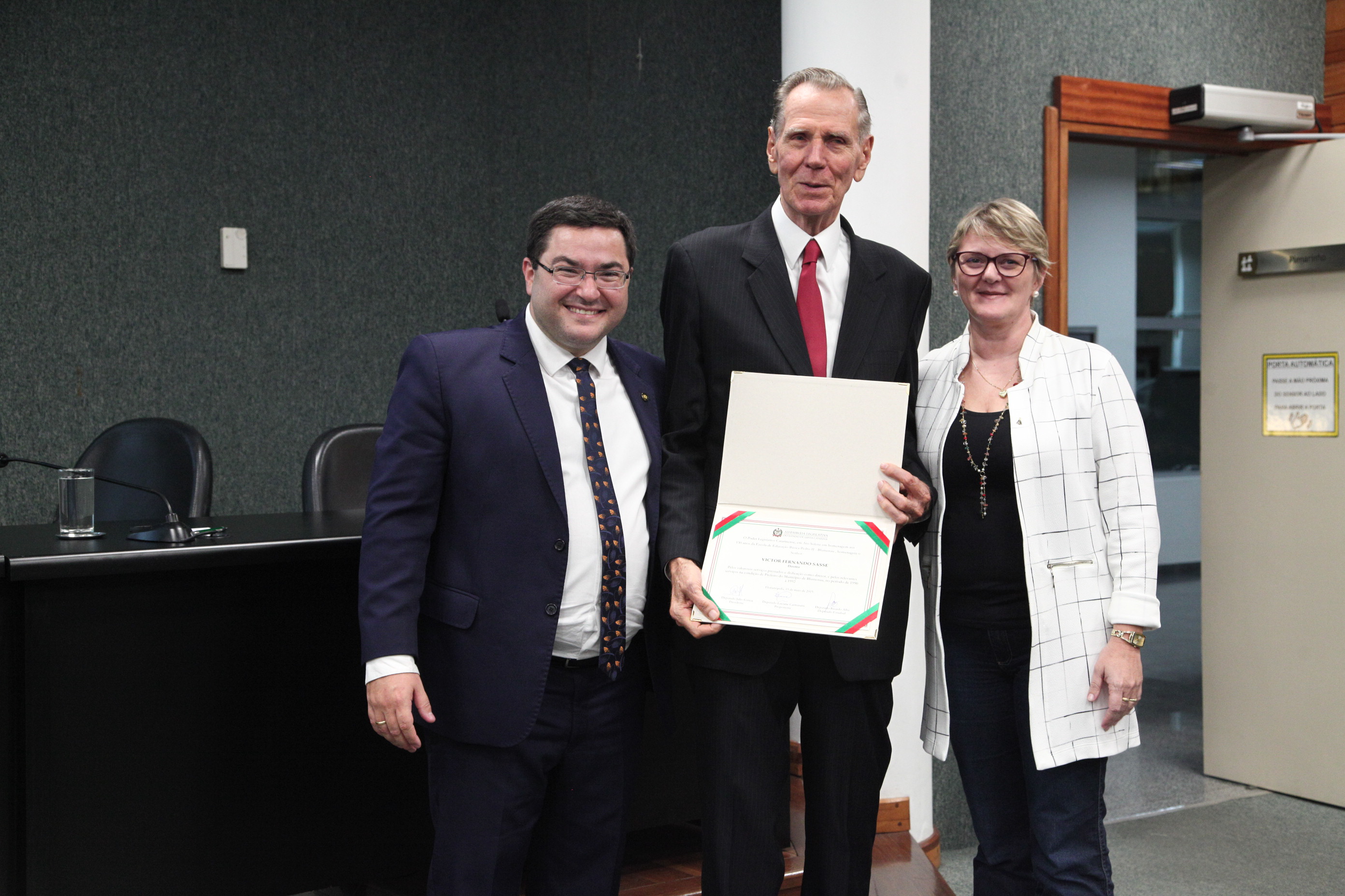 Homenagem a Escola Dom Pedro II, de Blumenau/SC