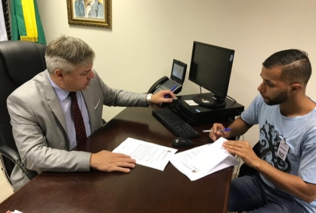 Deputado Fabiano da Luz (PT) e o vereador de Anitápolis, Lucas Ribeiro. Foto: Maurício dos Santos.