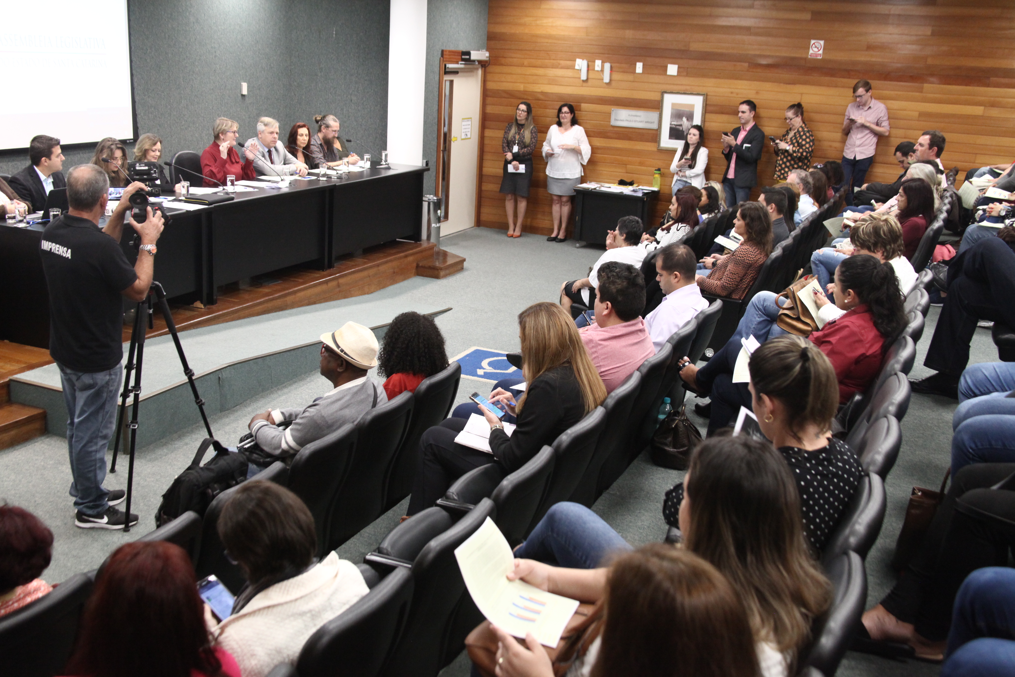 Lançamento Frente Parlamentar em Defesa de Políticas Públicas _ Assistência Social