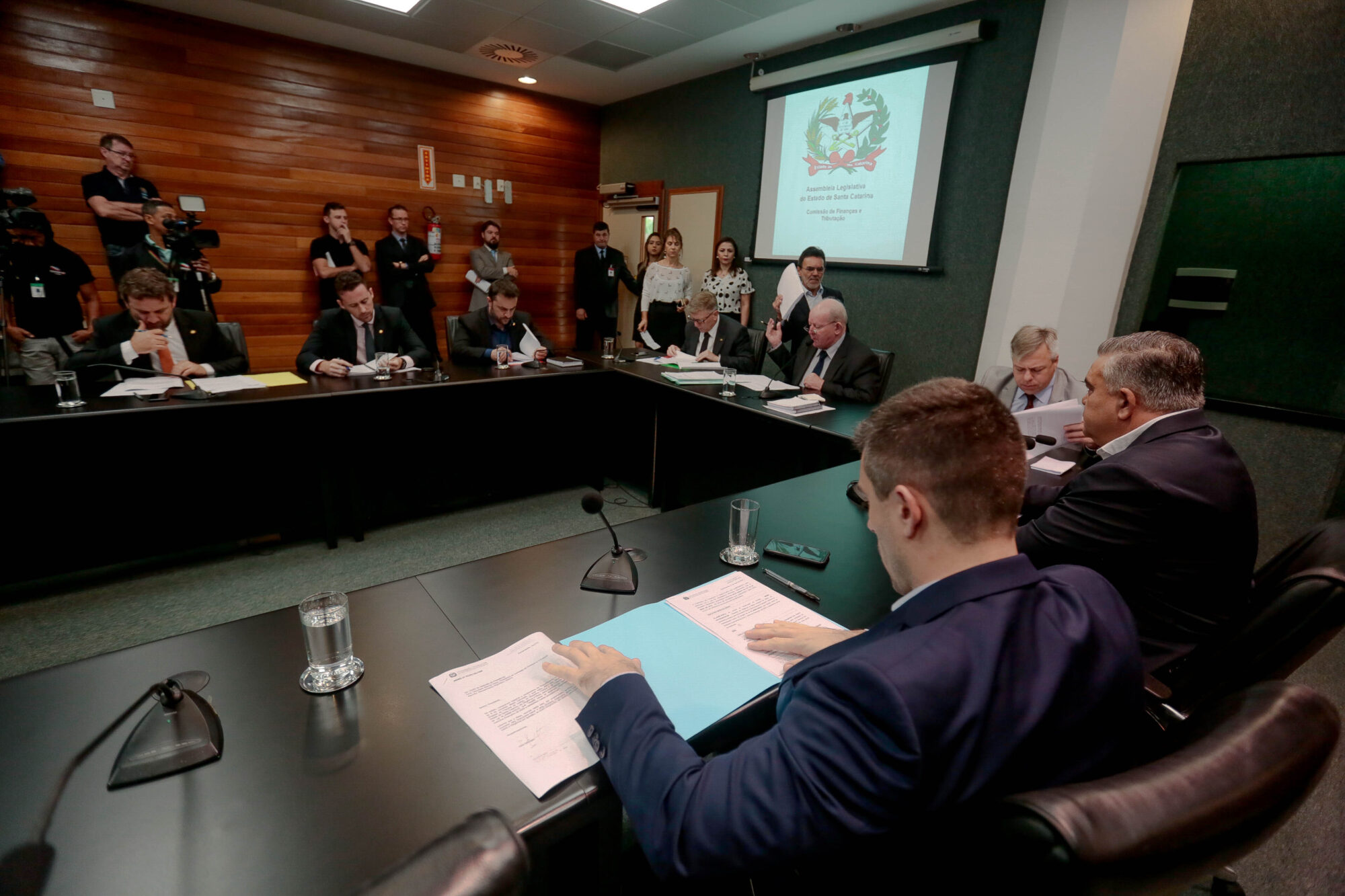 Finanças acata projeto que regulariza cobrança de ICMS para bens digitais