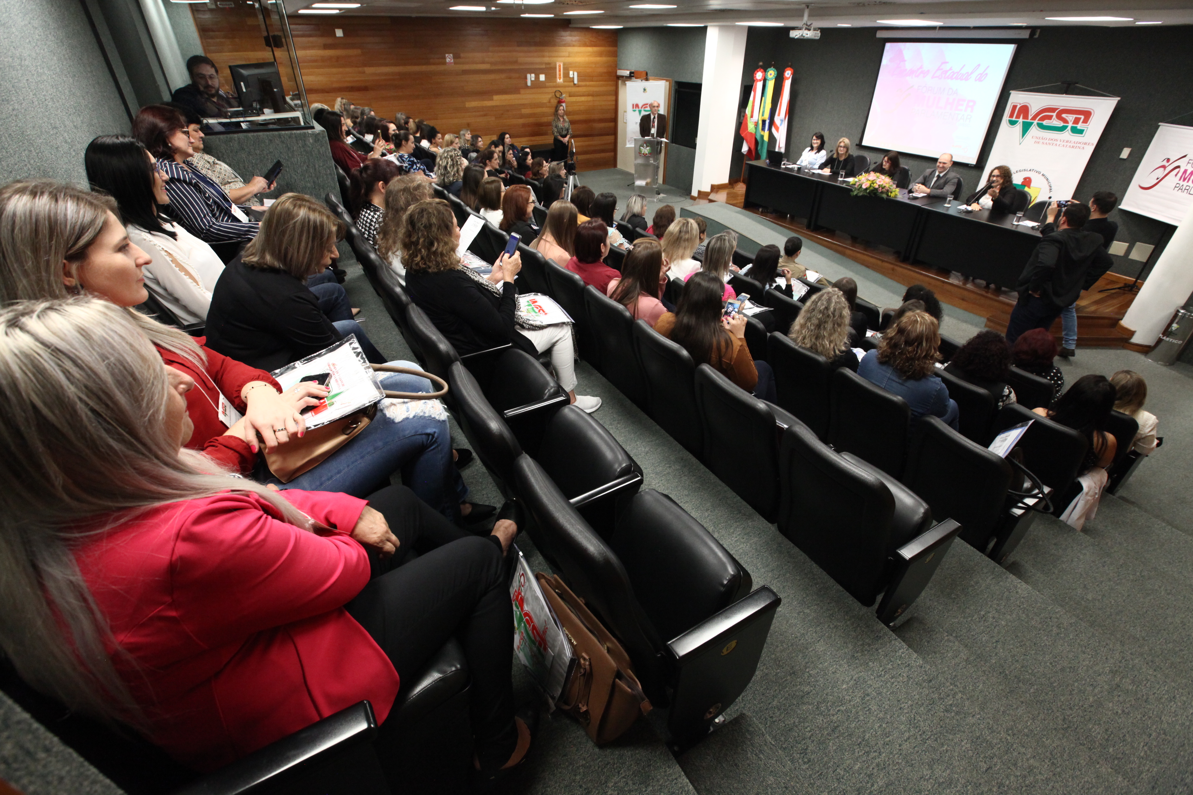 Encontro Estadual das Mulheres Parlamentares de Santa Catarina com ( UVESC )