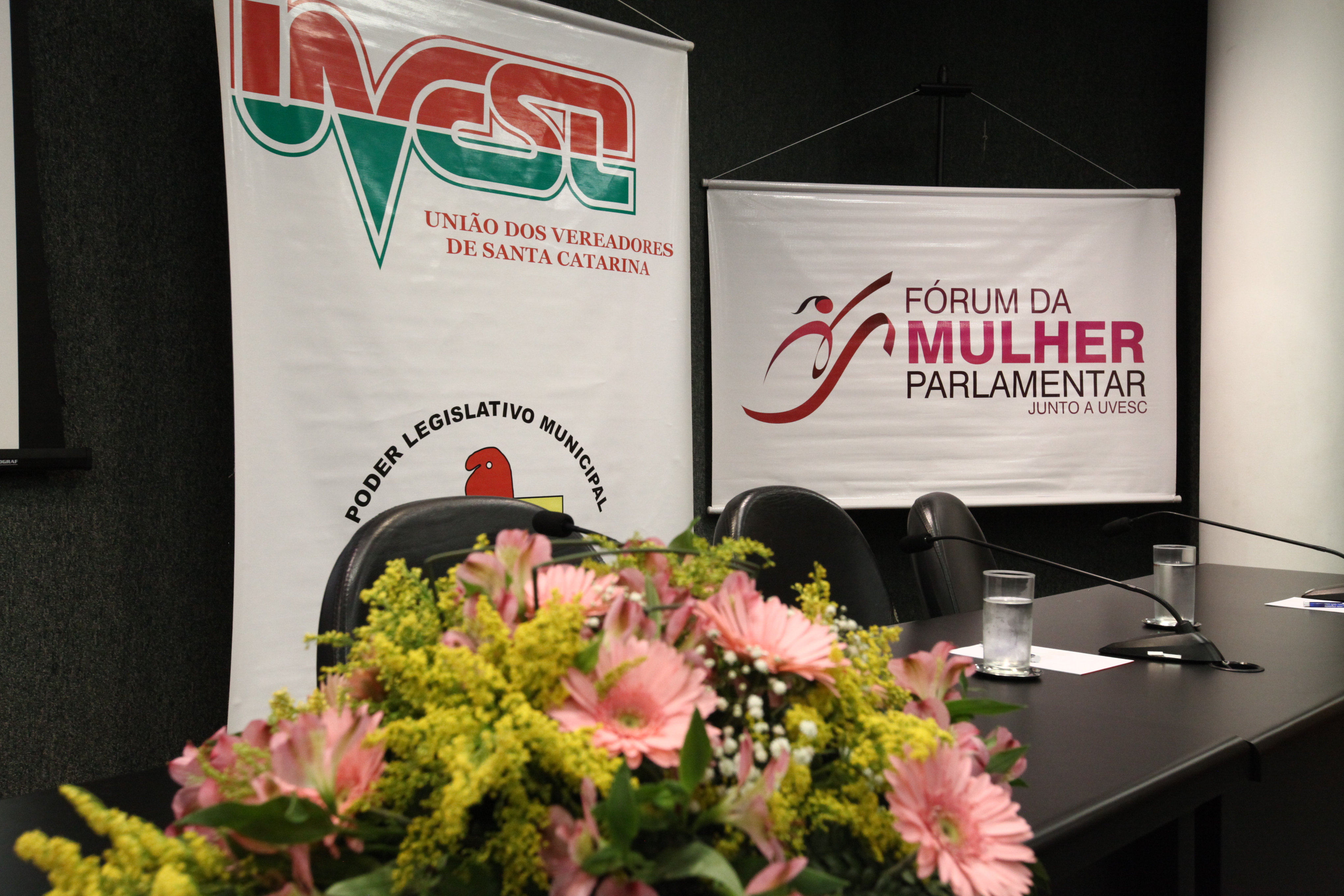 Encontro Estadual das Mulheres Parlamentares de Santa Catarina com ( UVESC )