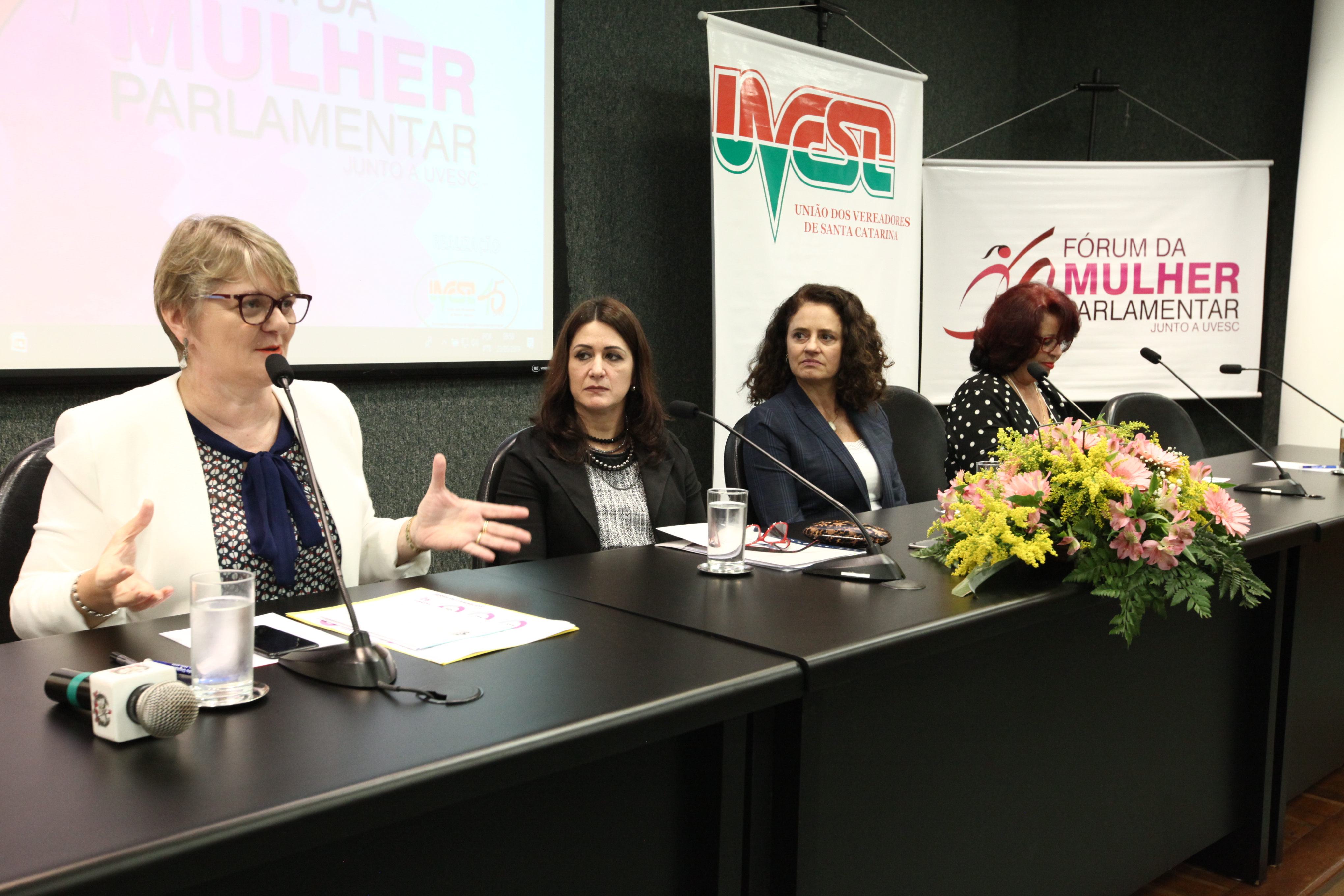 Encontro Estadual das Mulheres Parlamentares de Santa Catarina com ( UVESC )