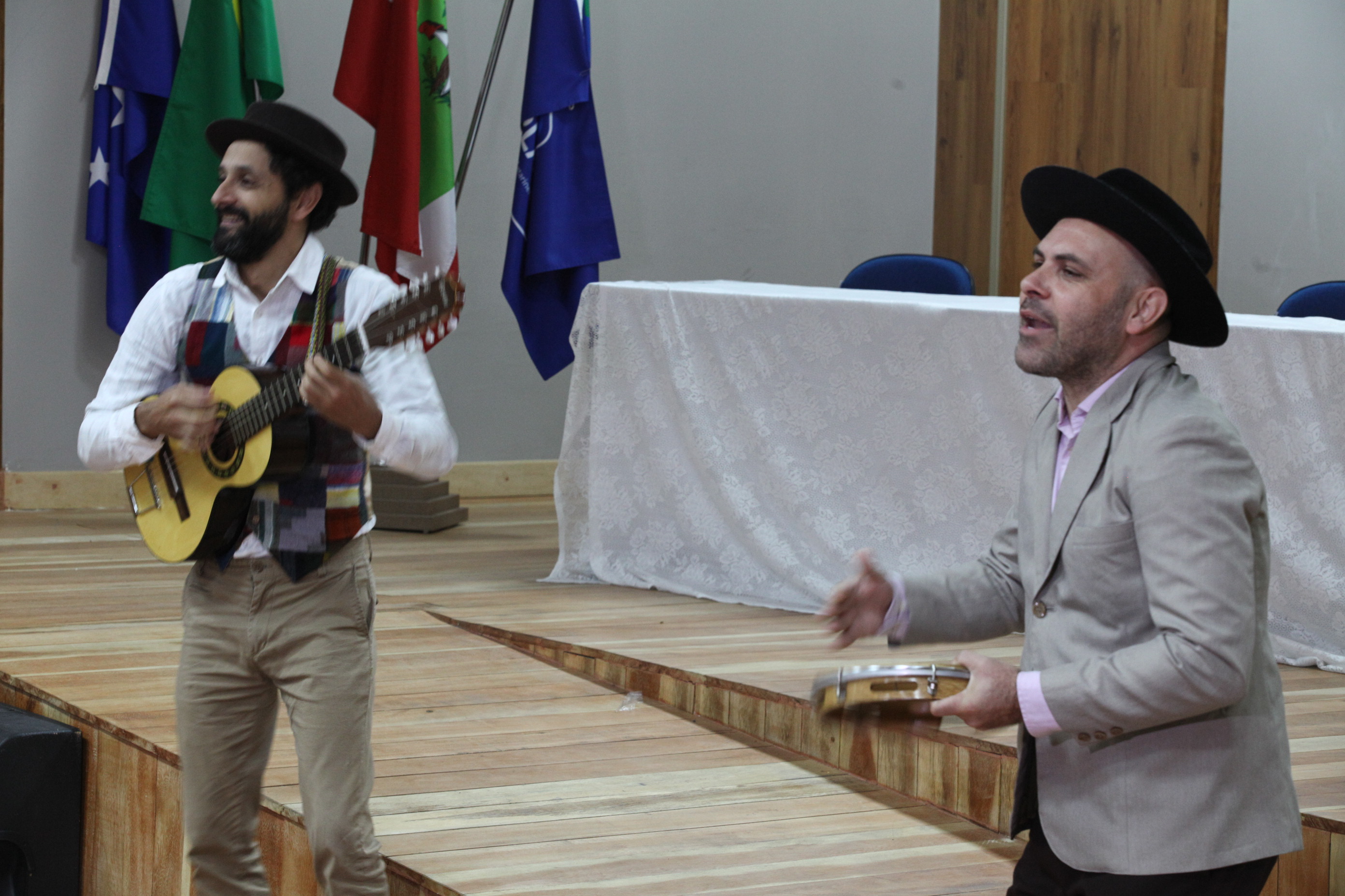 Seminário Estadual sobre Gestão Cultural em Lages - Apresentação cultural de Grillo e Testa