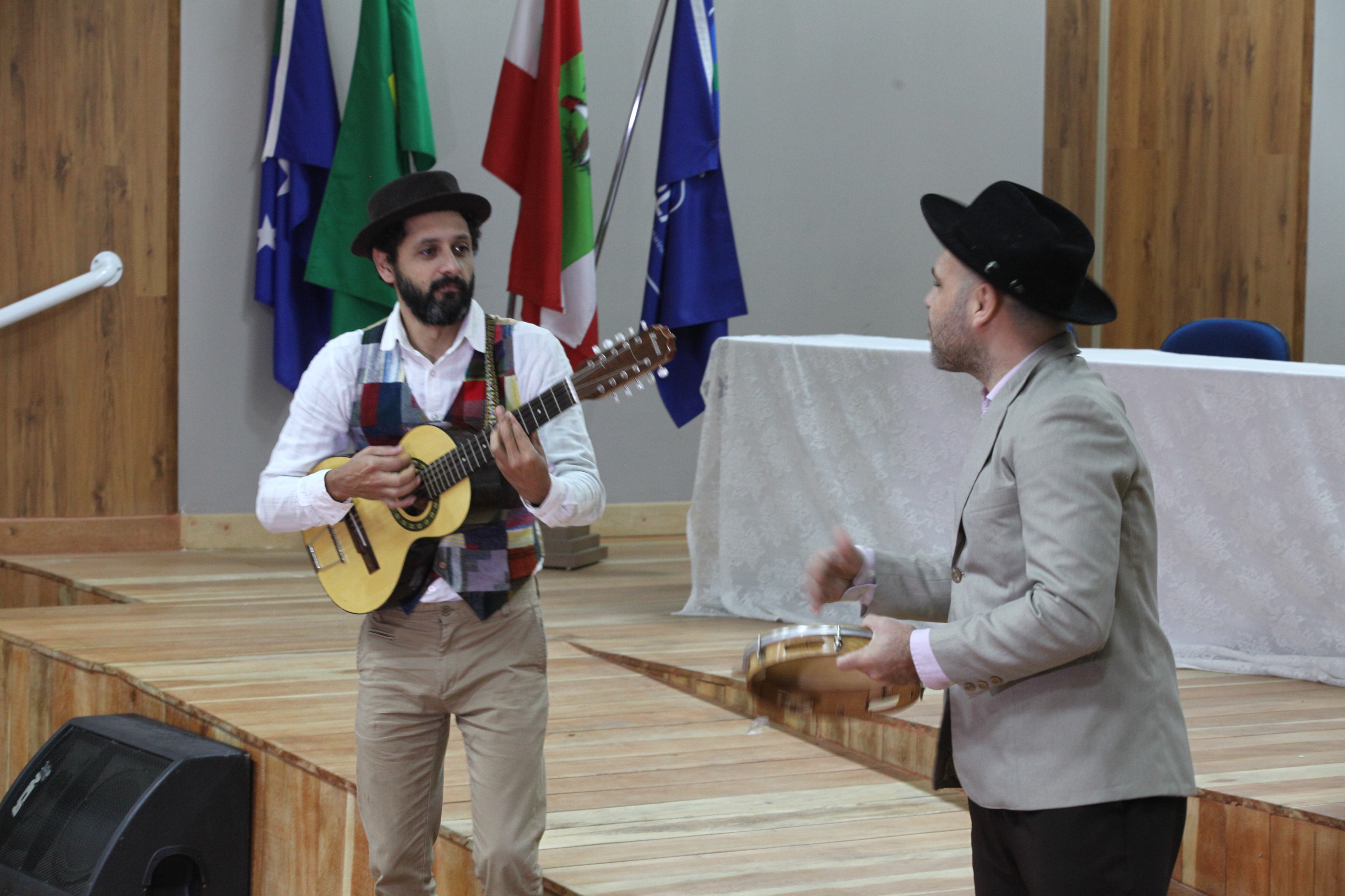 Seminário Estadual sobre Gestão Cultural em Lages - Apresentação cultural de Grillo e Testa