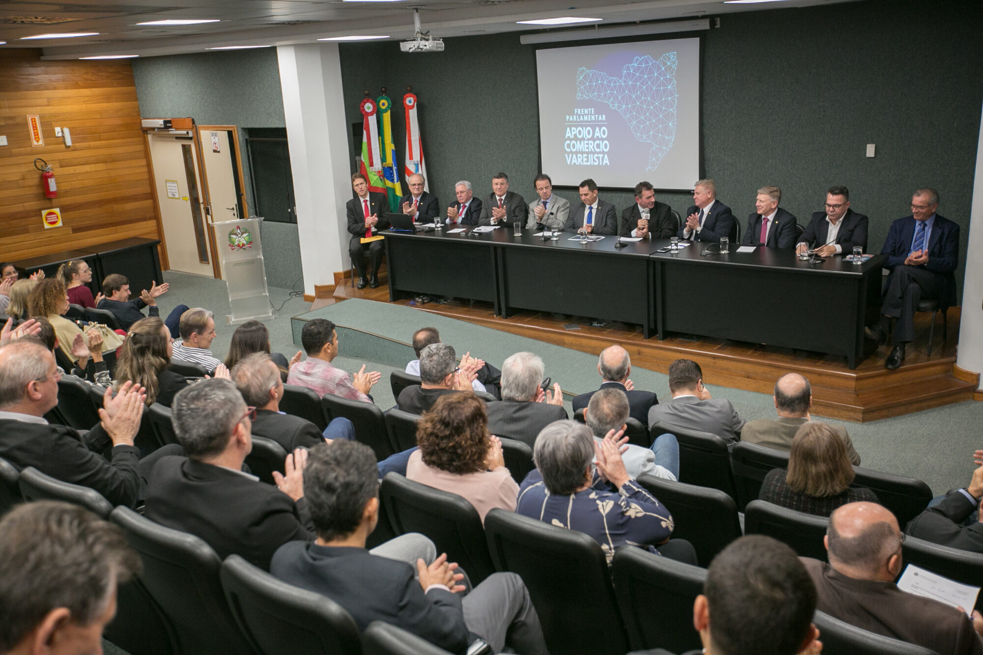 Frente Parlamentar de Apoio ao Comércio Varejista defende a reforma tributária