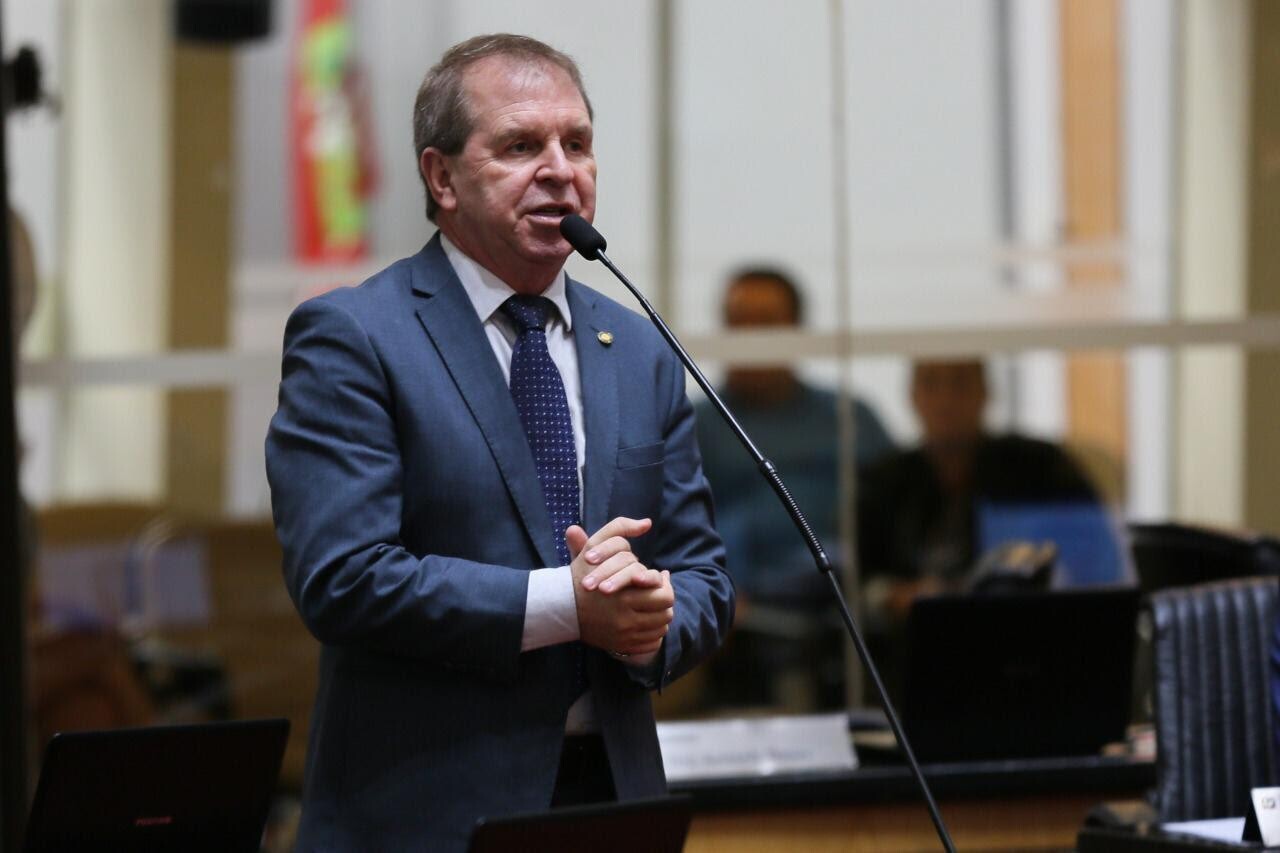Mauricio Eskudlark comemora aprovação da Reforma Administrativa