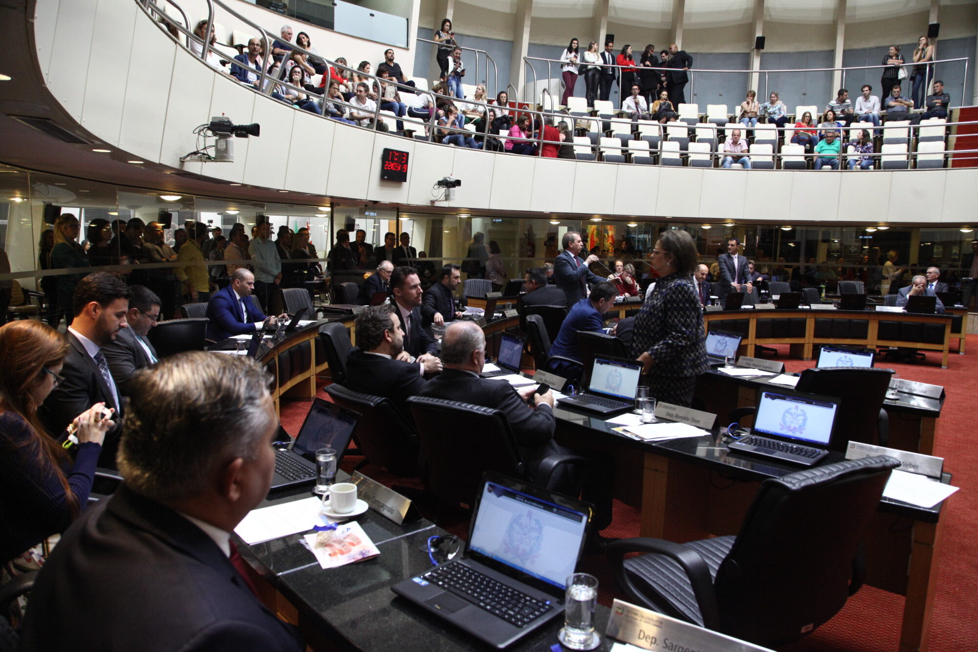 Confira as principais alterações feitas pelo Parlamento na reforma