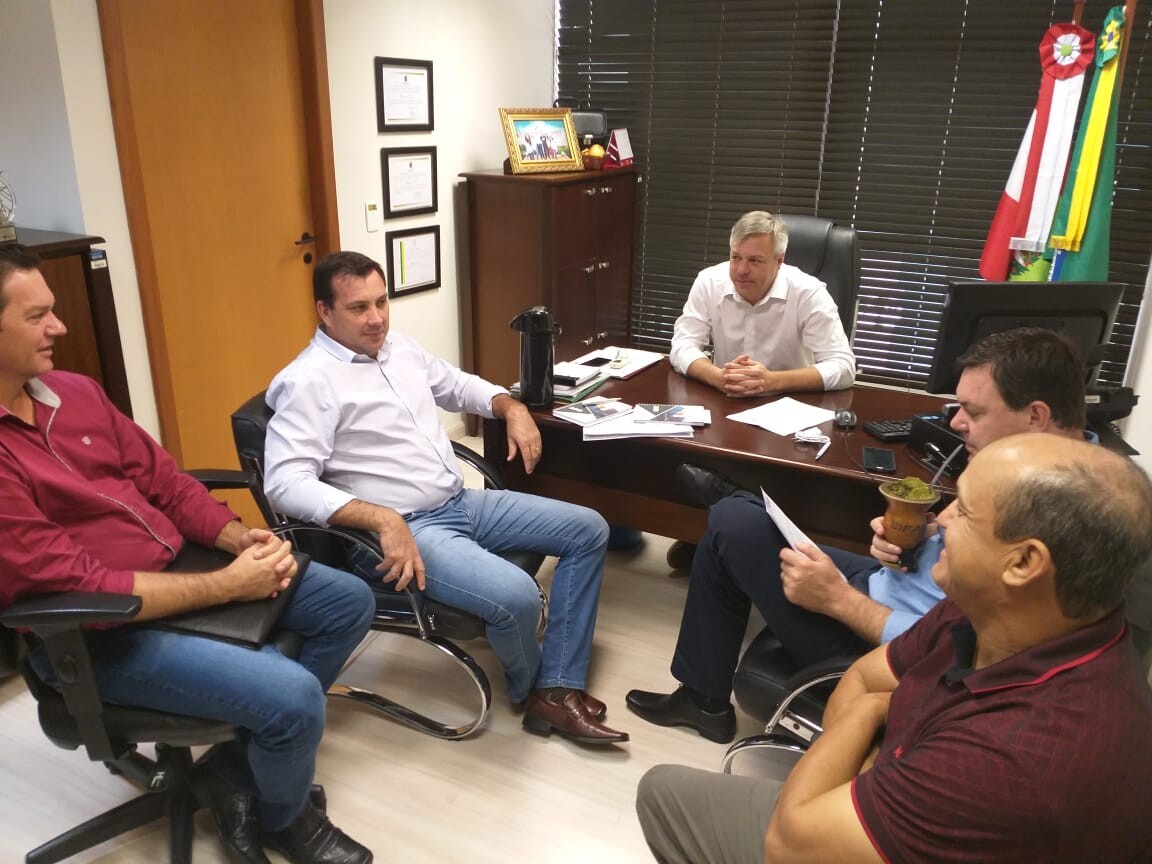 Falta de médicos: Fabiano busca soluções