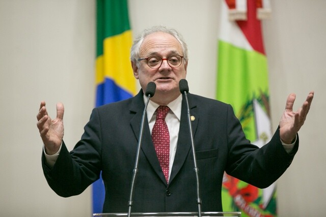 Dr. Vicente alerta para proliferação do mosquito da Dengue no Litoral Norte