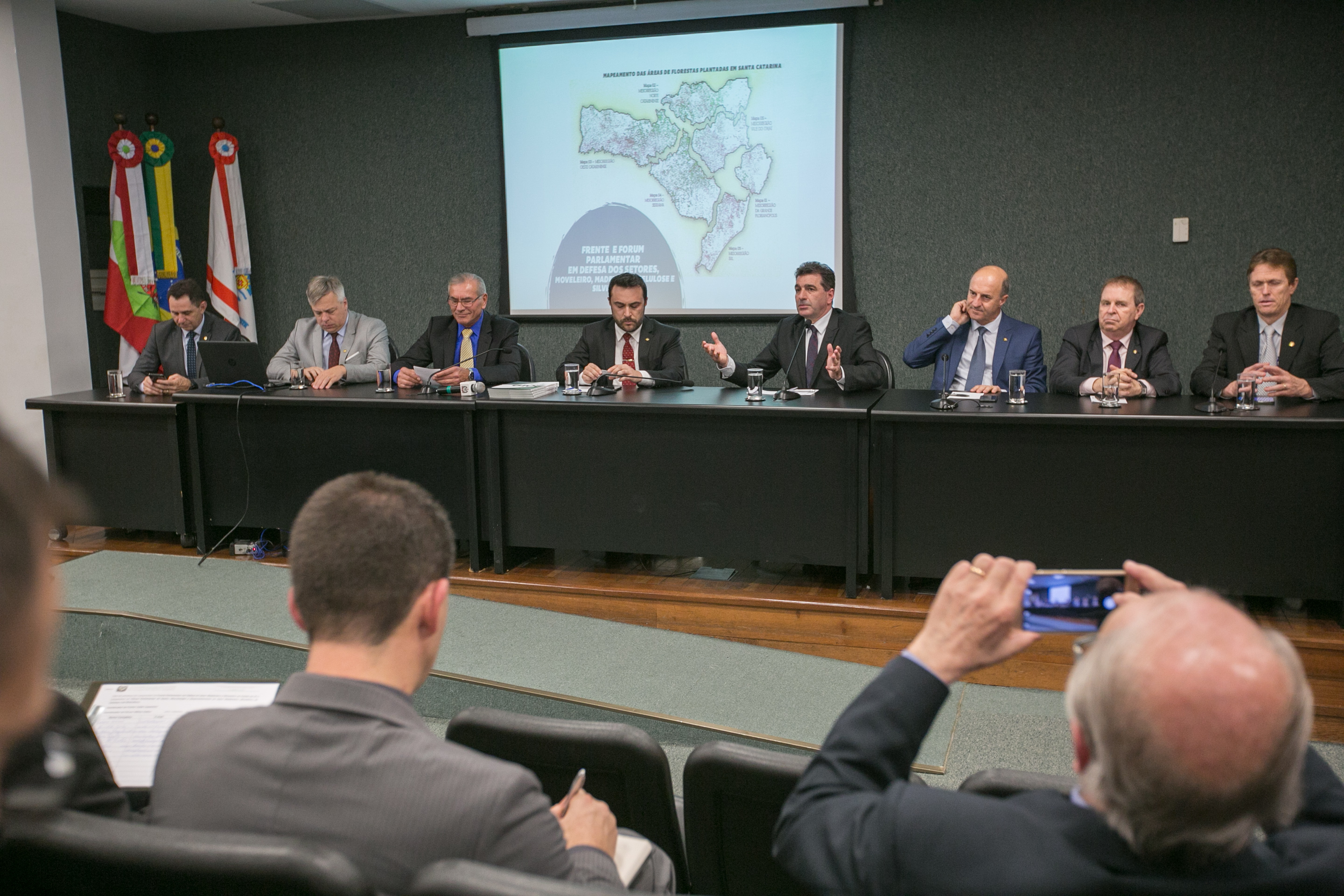 FRENTE PARLAMENTAR – Defesa do setor madeireiro e moveleiro