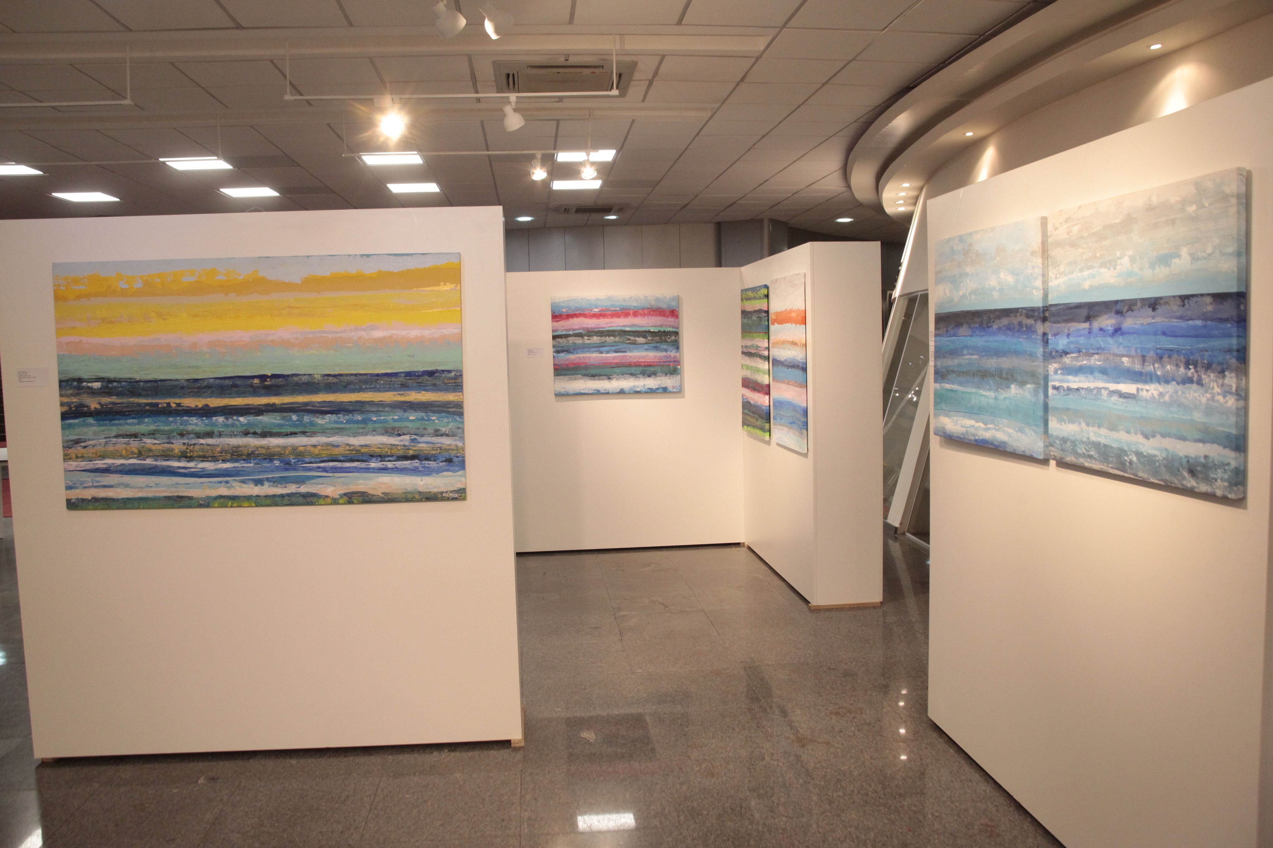Exposição Lines Series Leysa Perotti