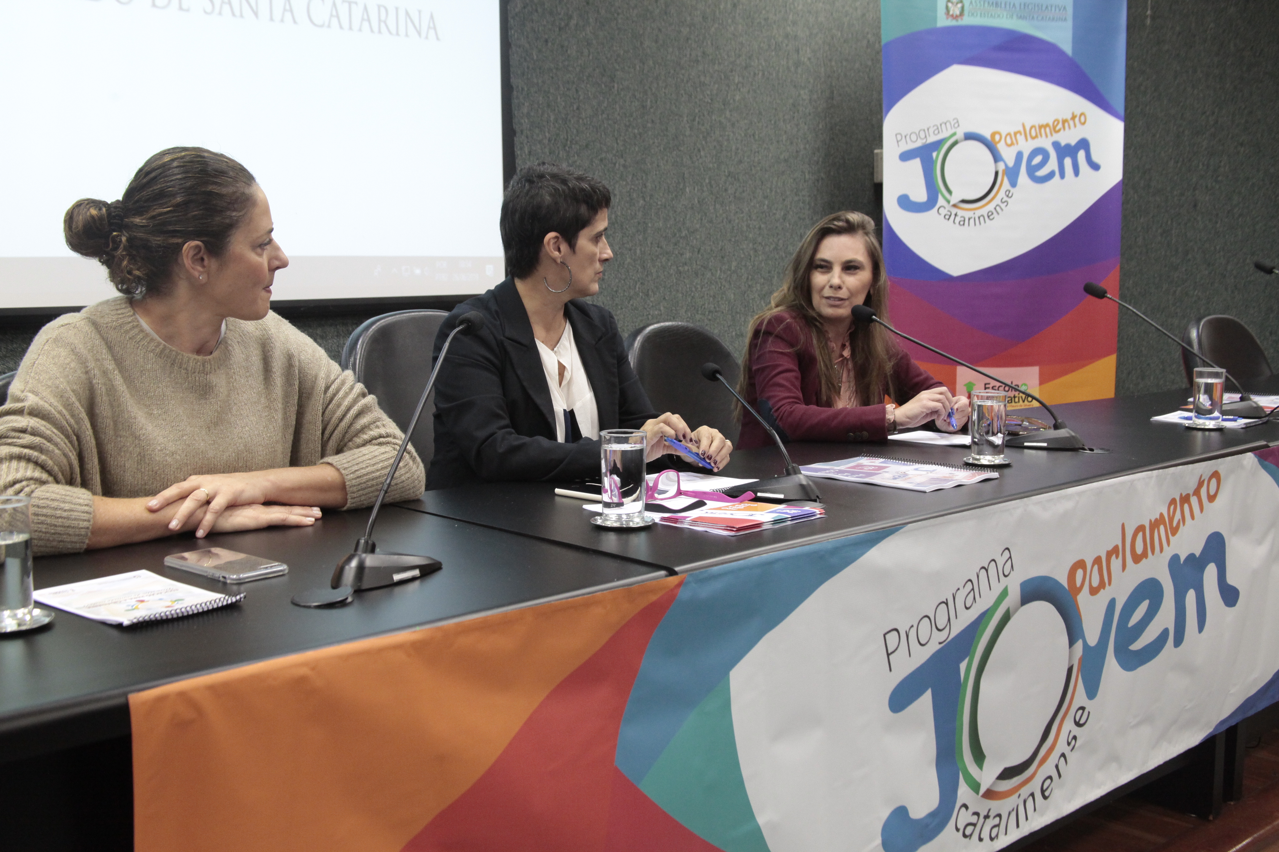 Parlamento Jovem Mesa Redonda Mulher na Política