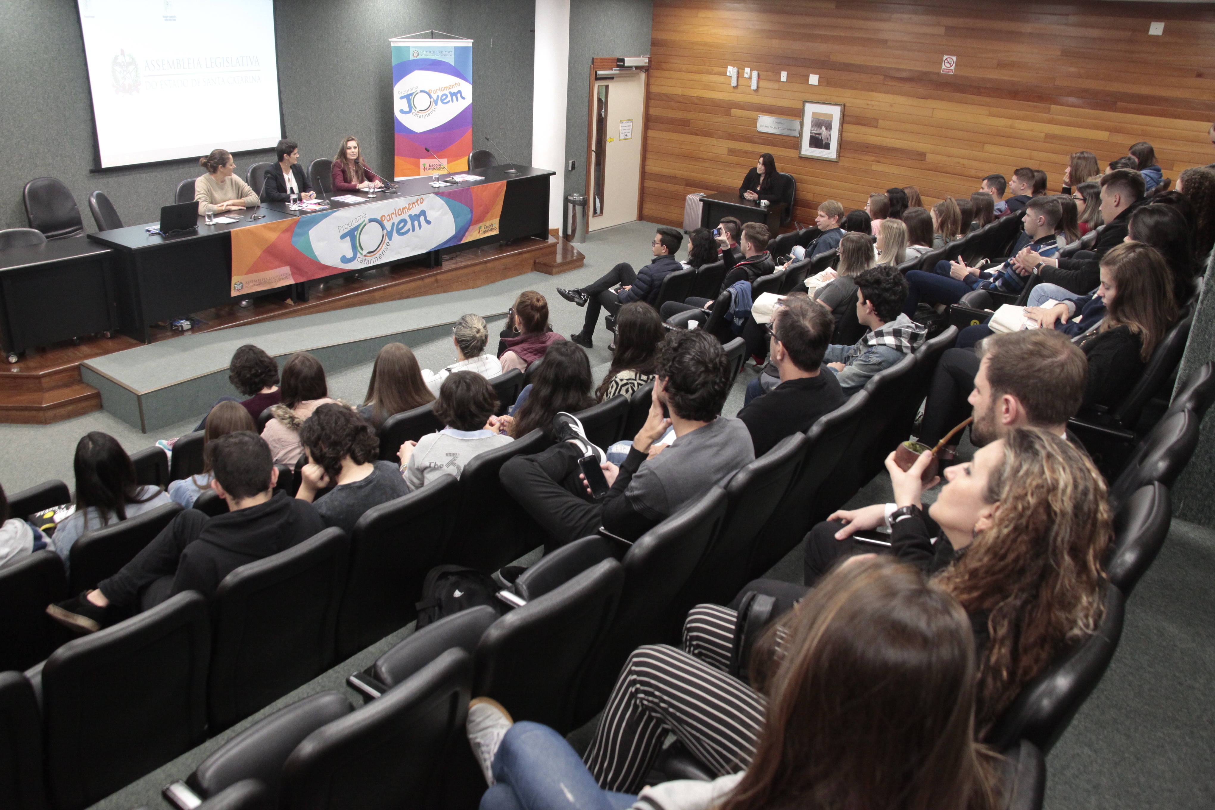 Parlamento Jovem Mesa Redonda Mulher na Política