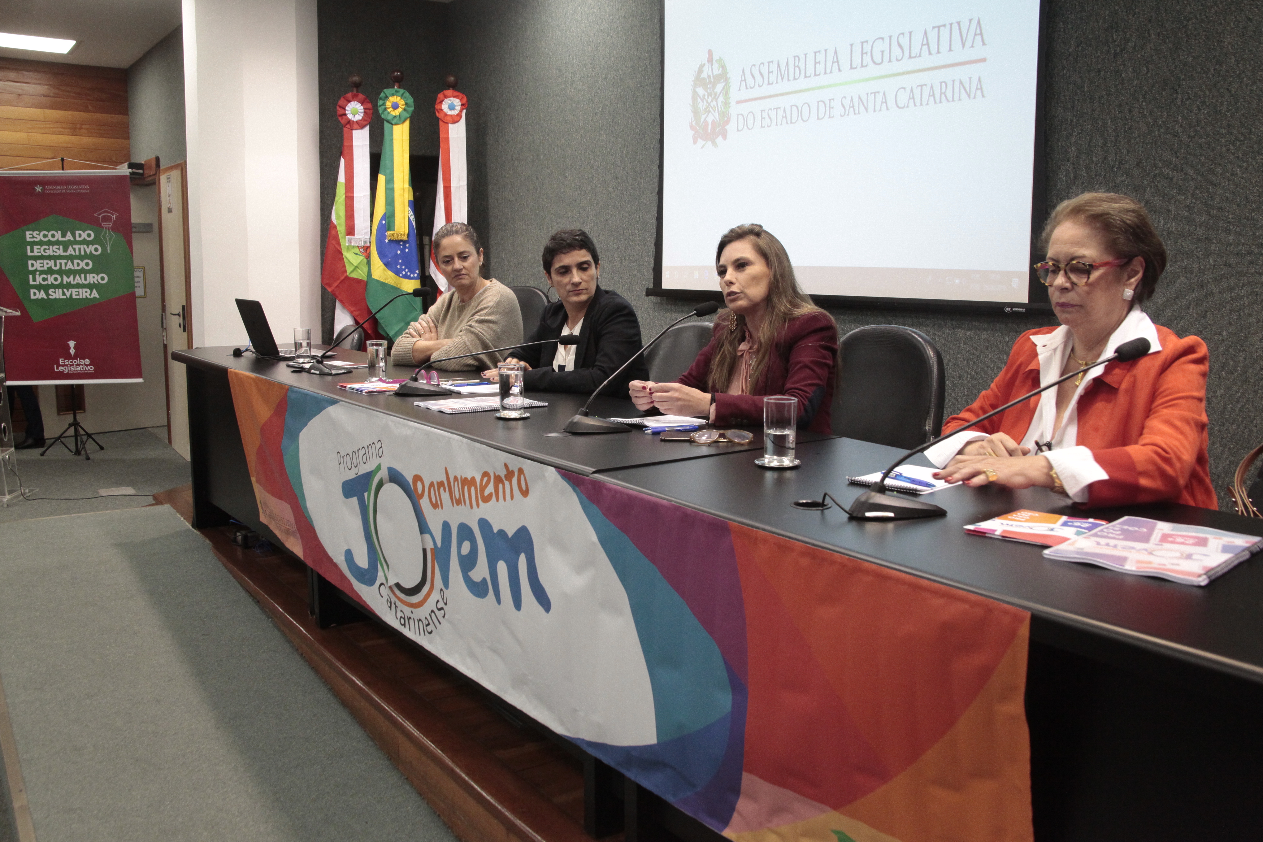 Parlamento Jovem Mesa Redonda Mulher na Política