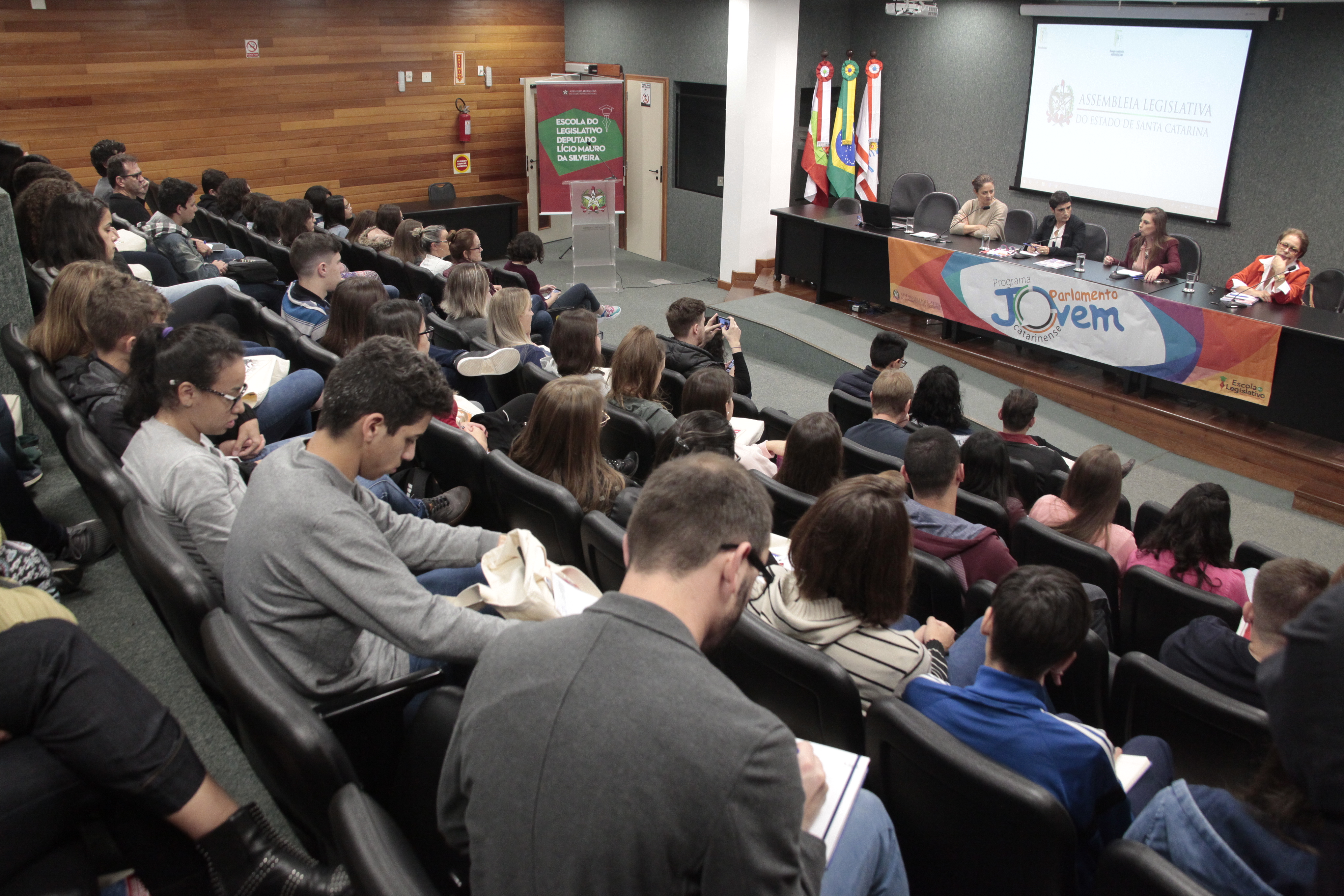 Parlamento Jovem Mesa Redonda Mulher na Política