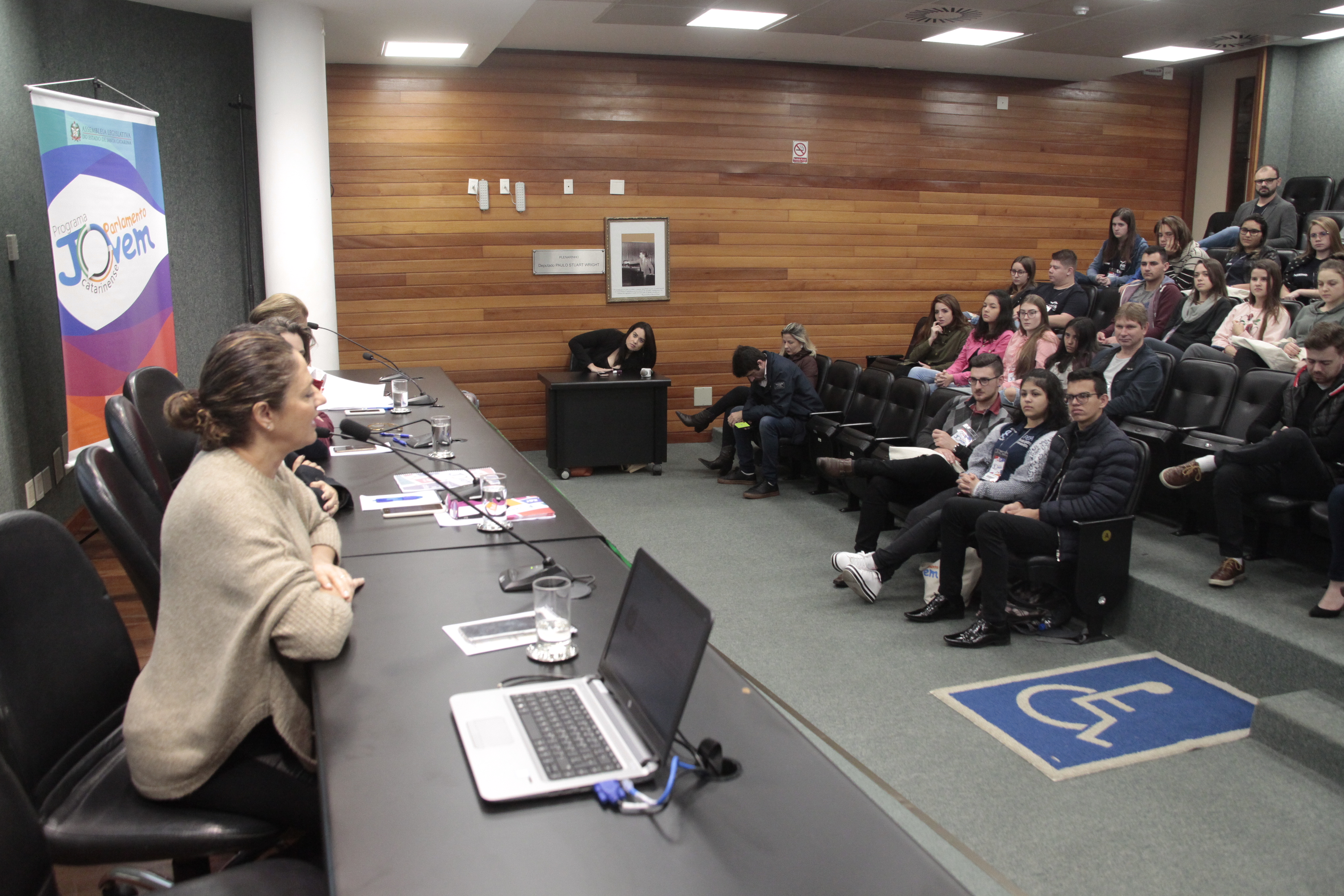 Parlamento Jovem Mesa Redonda Mulher na Política