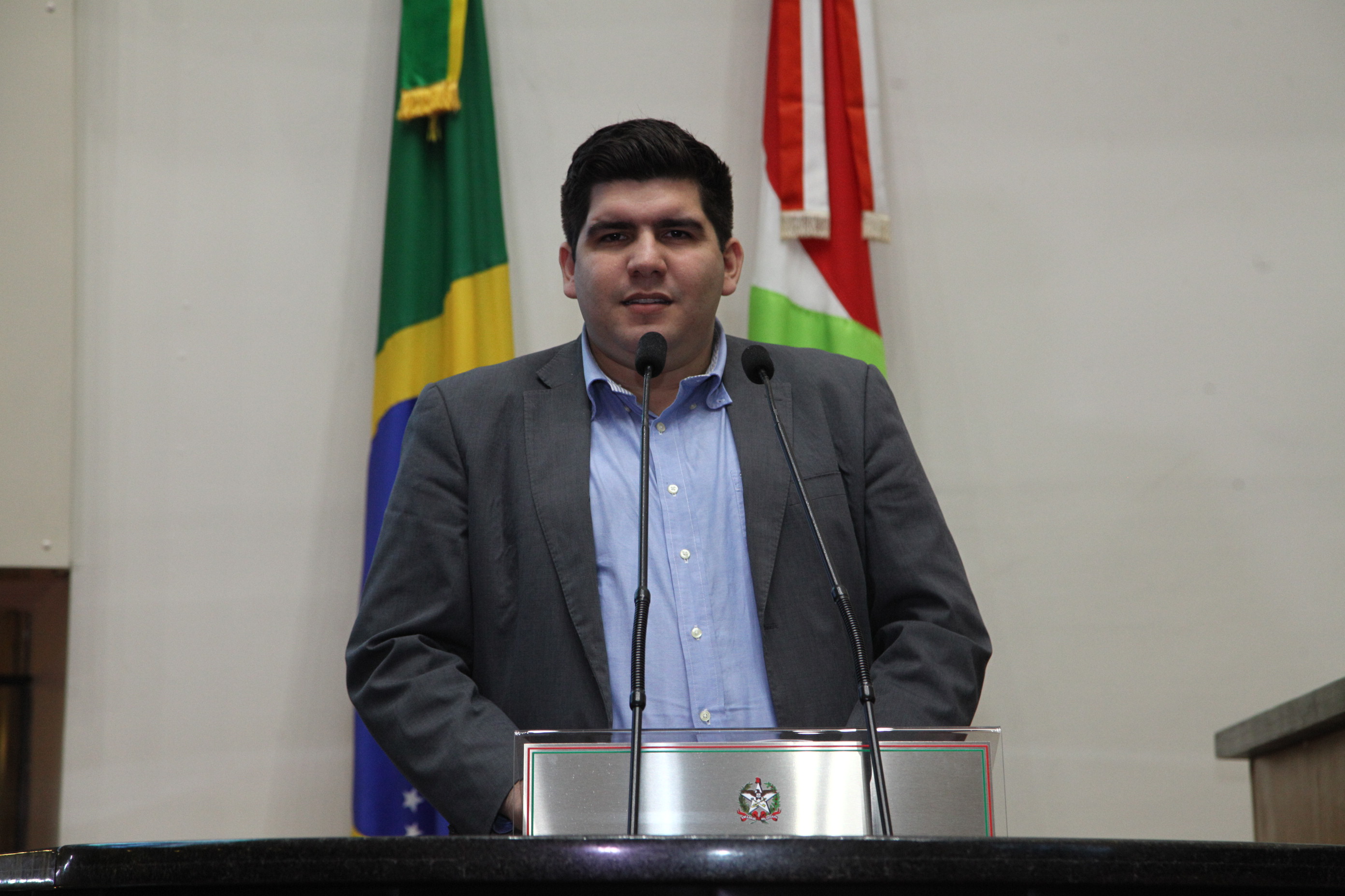 Tribuna – Ananias Cipriano, coordenador de jornalismo da Jovem Pan de Joinville