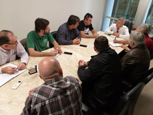 Fabiano da Luz reúne representantes da Celesc