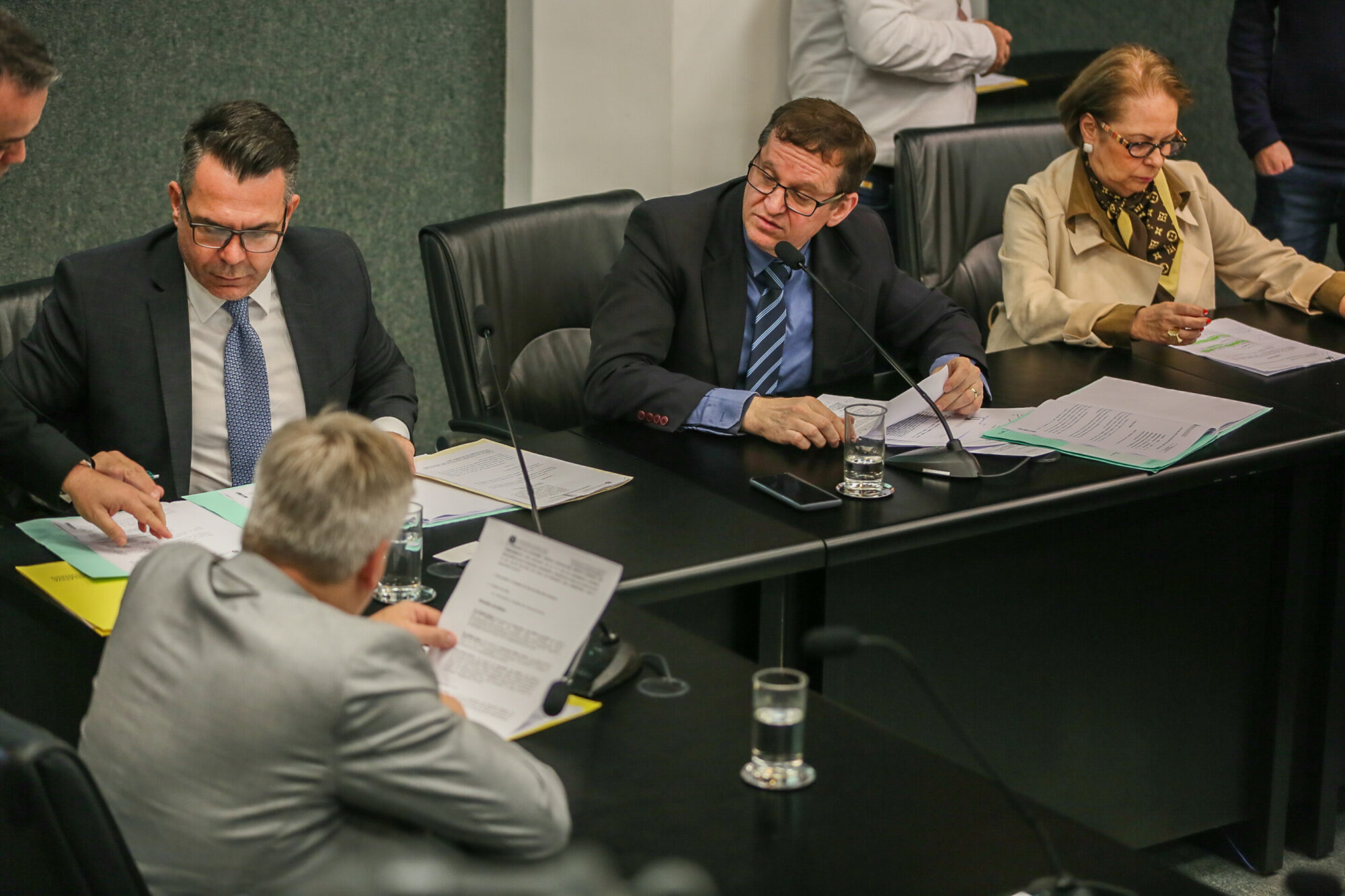 Comissão de Economia limpa pauta de votação e estuda seu desmembramento