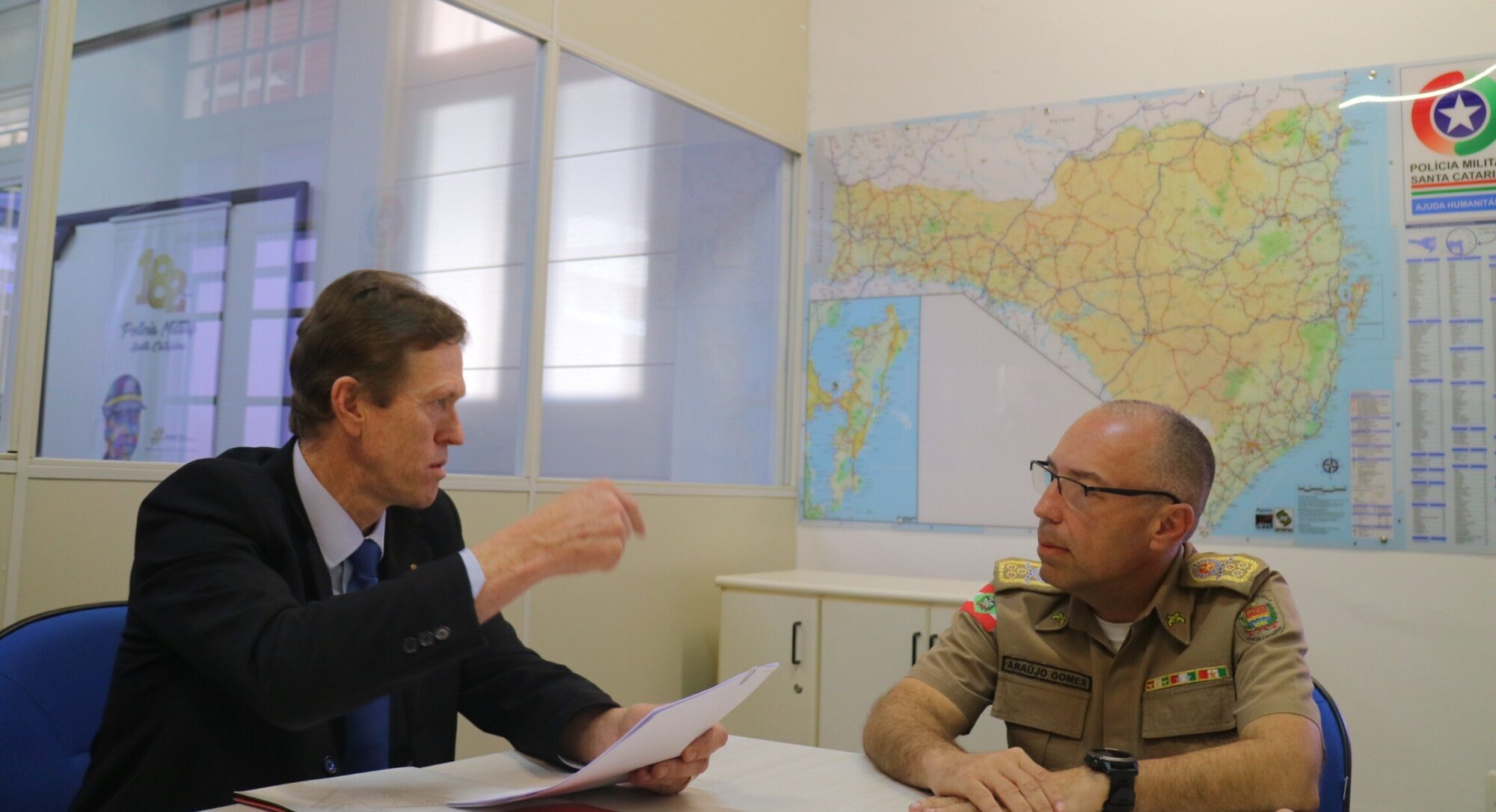 Volnei Weber apresenta a Araújo Gomes projeto em apoio à Segurança Pública