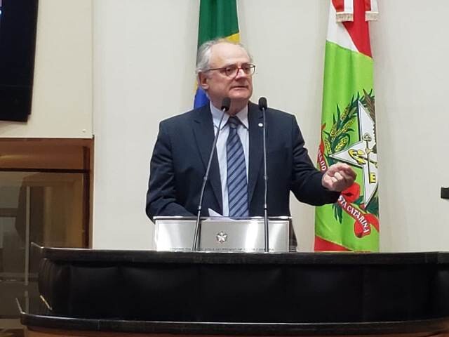 Dr. Vicente alerta para avanço das fake news sobre vacinas