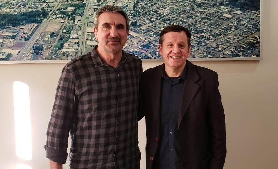 Deputado Jair Miotto reuniu-se com o vice-prefeito Élio Cella para tratar do aeroporto FOTO: Assessoria de Imprensa