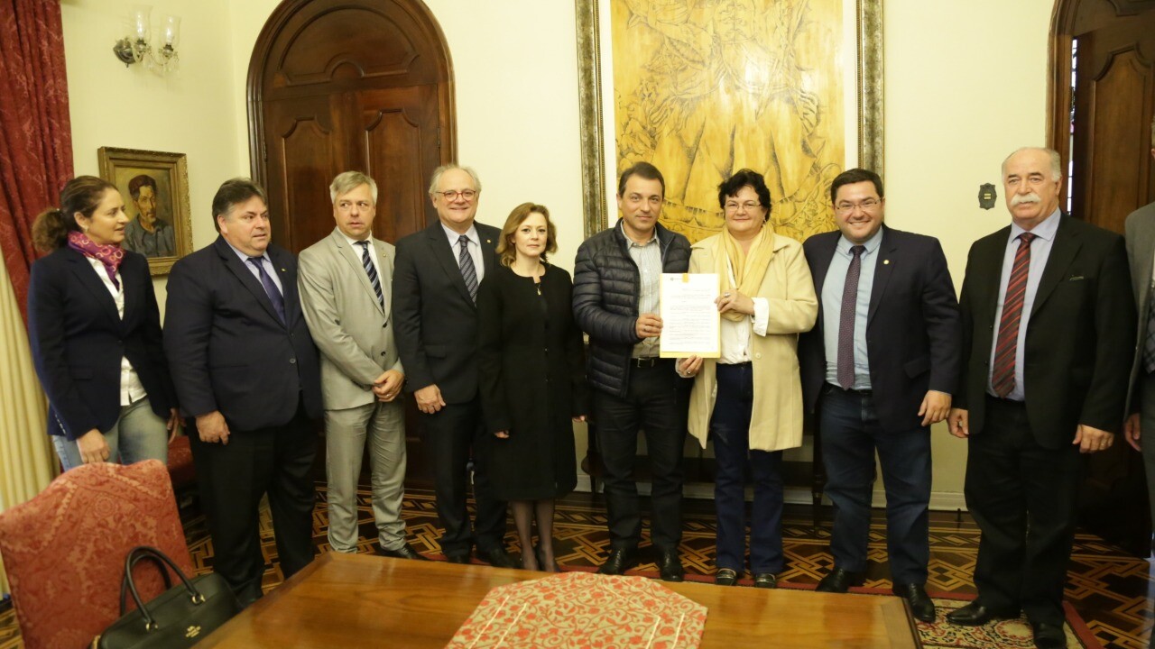 Caropreso participa da assinatura do decreto sobre o Fundo do Idoso