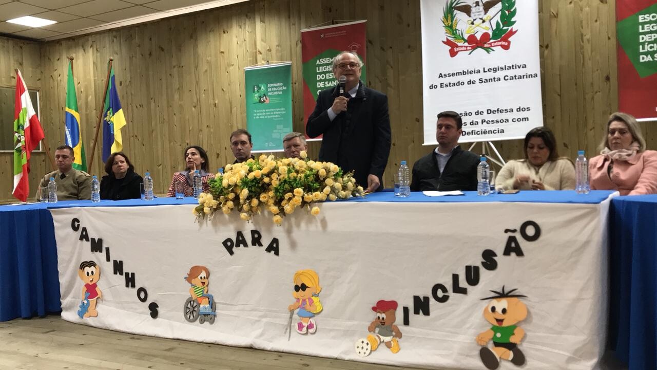 Caropreso participa de evento sobre aprendizado de pessoas com deficiência