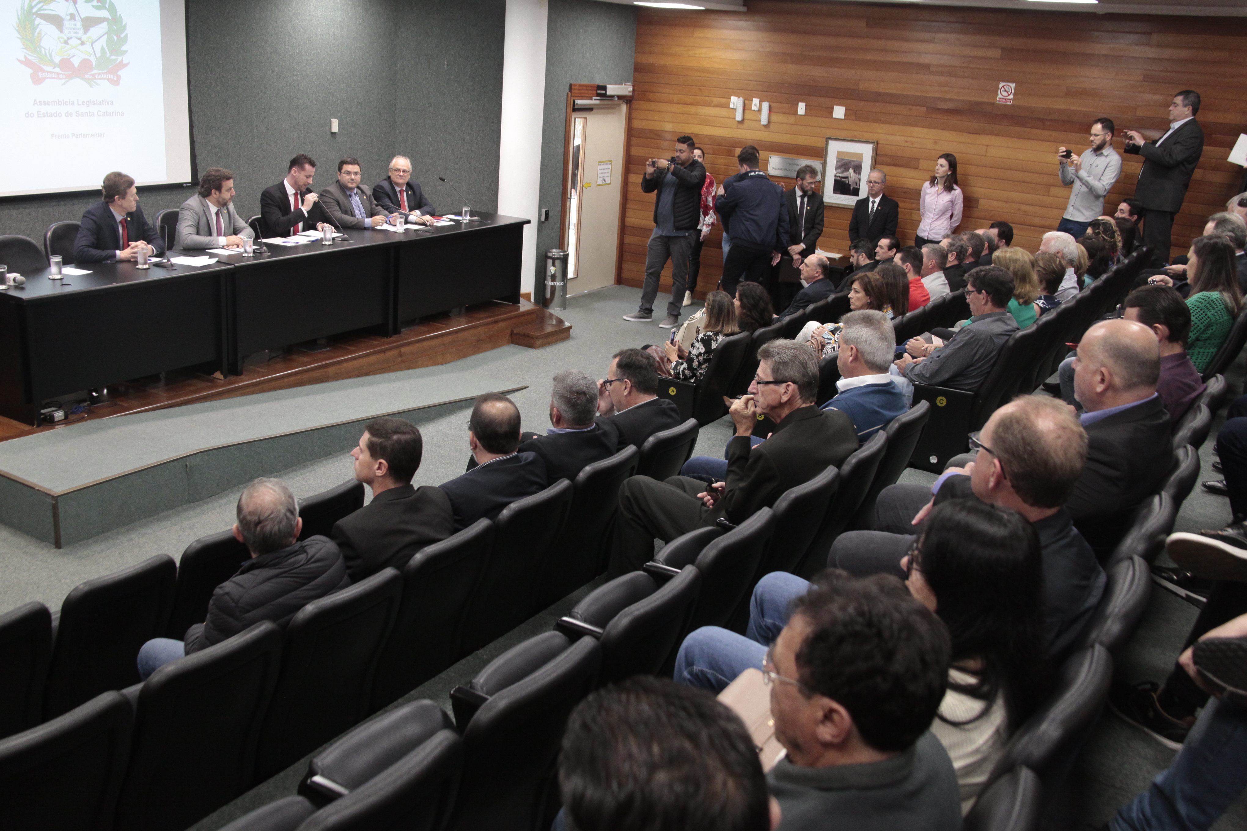 Frente Parlamentar do Material de Construção