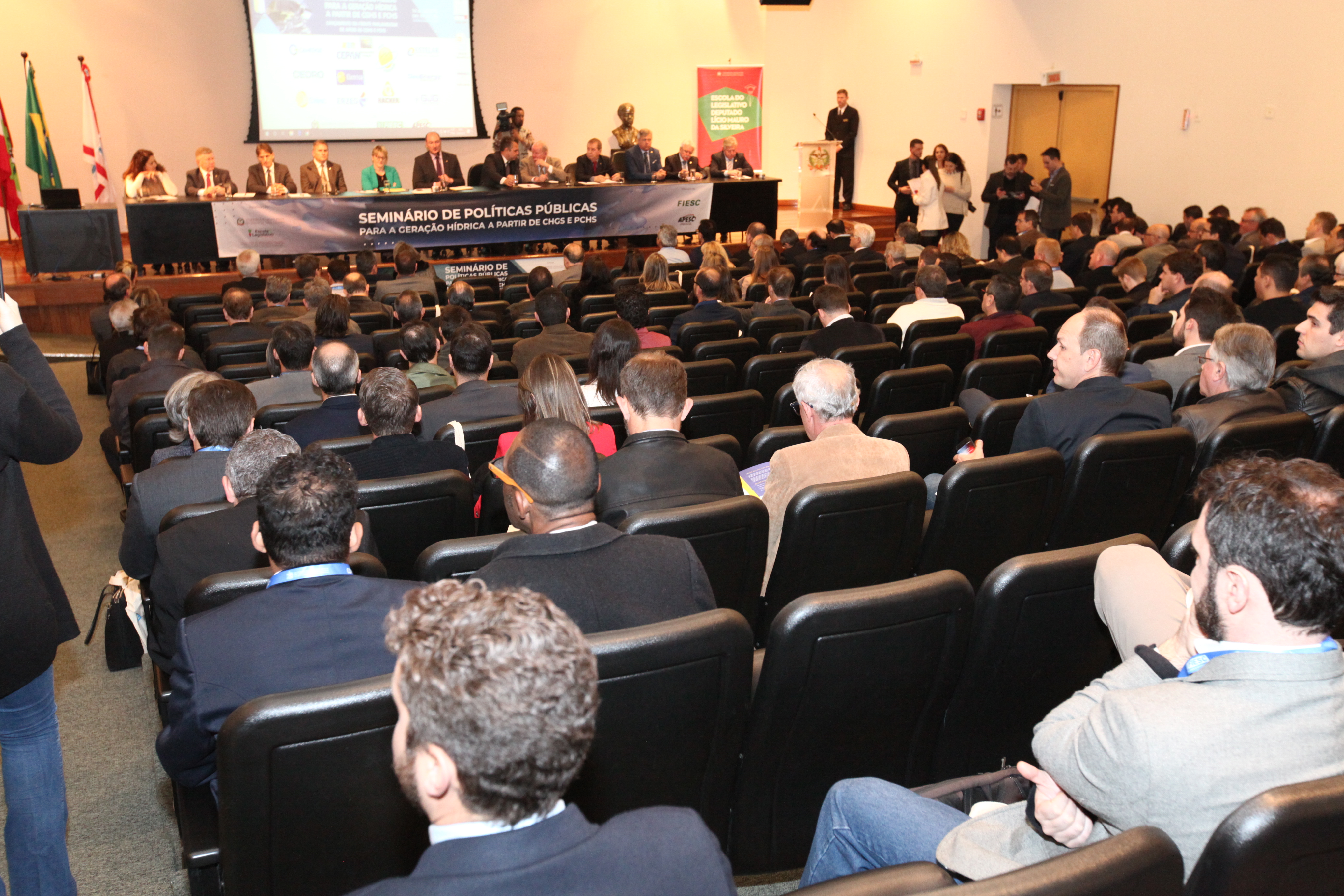 Seminário _ Políticas Públicas para Geração hídrica a Partir de CGHs e PCHs